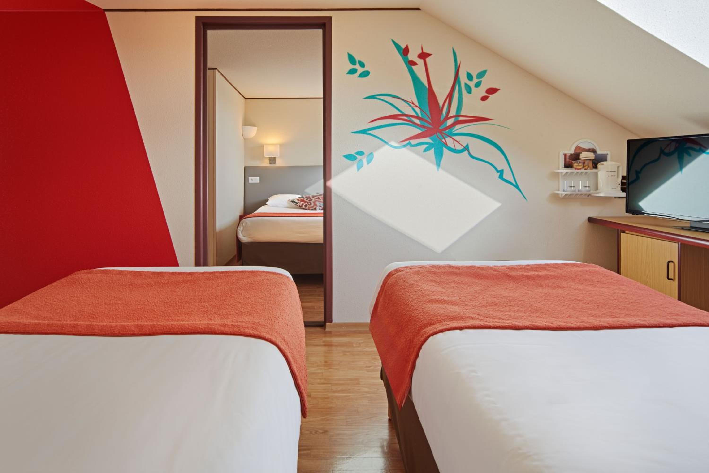 Twin Room - Photo 1