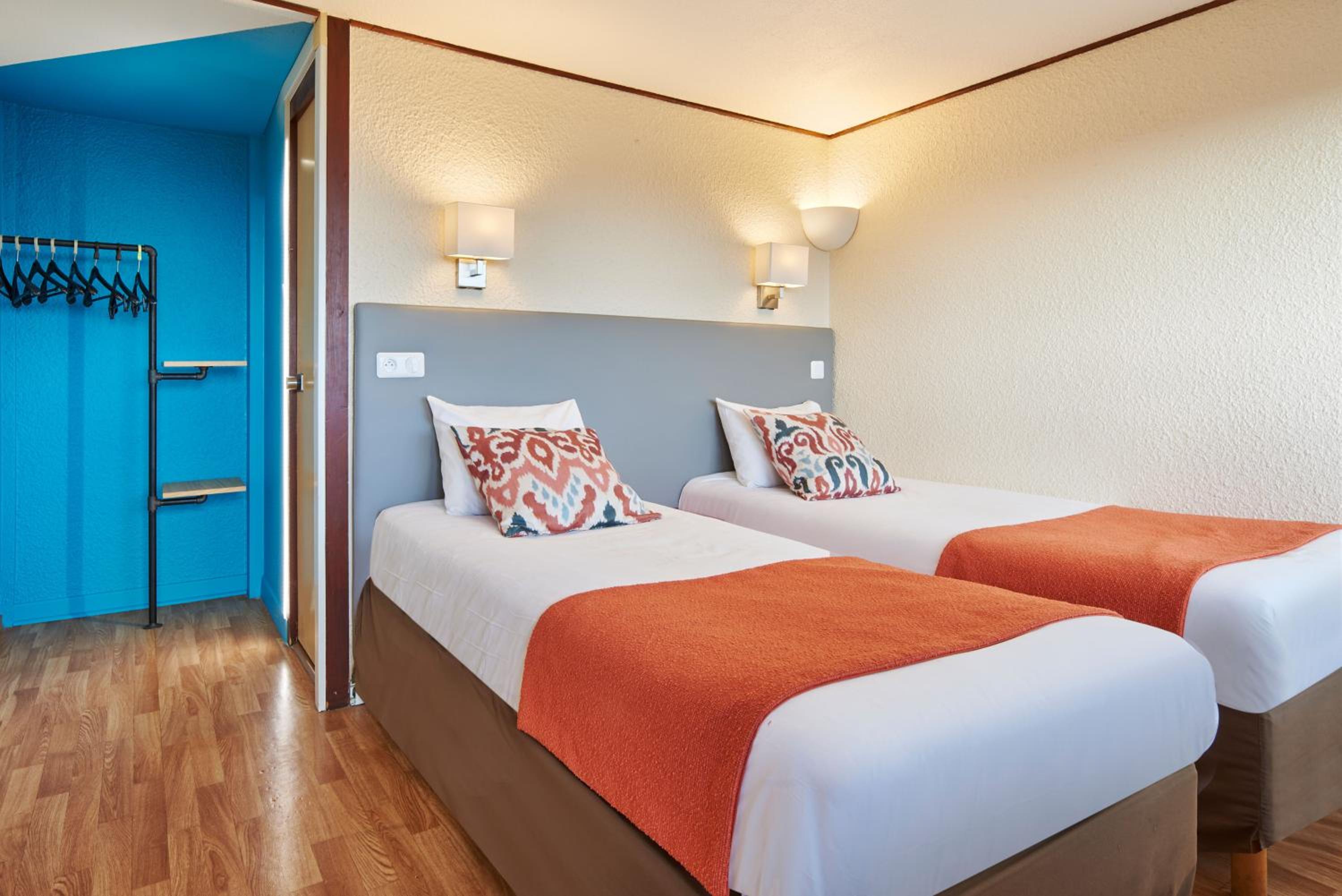 Twin Room - Photo 4