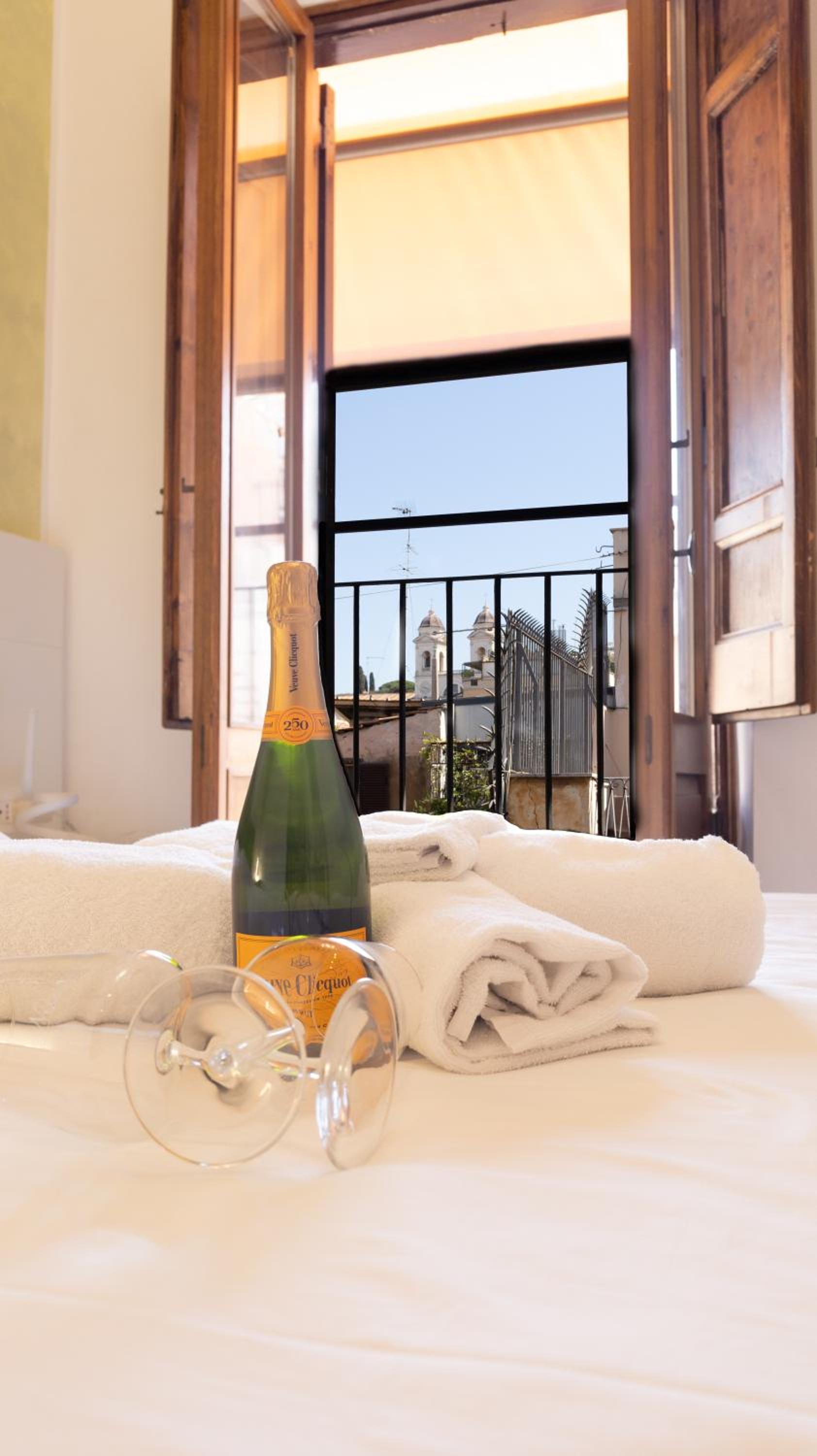 Deluxe Double Room with Balcony photo 2