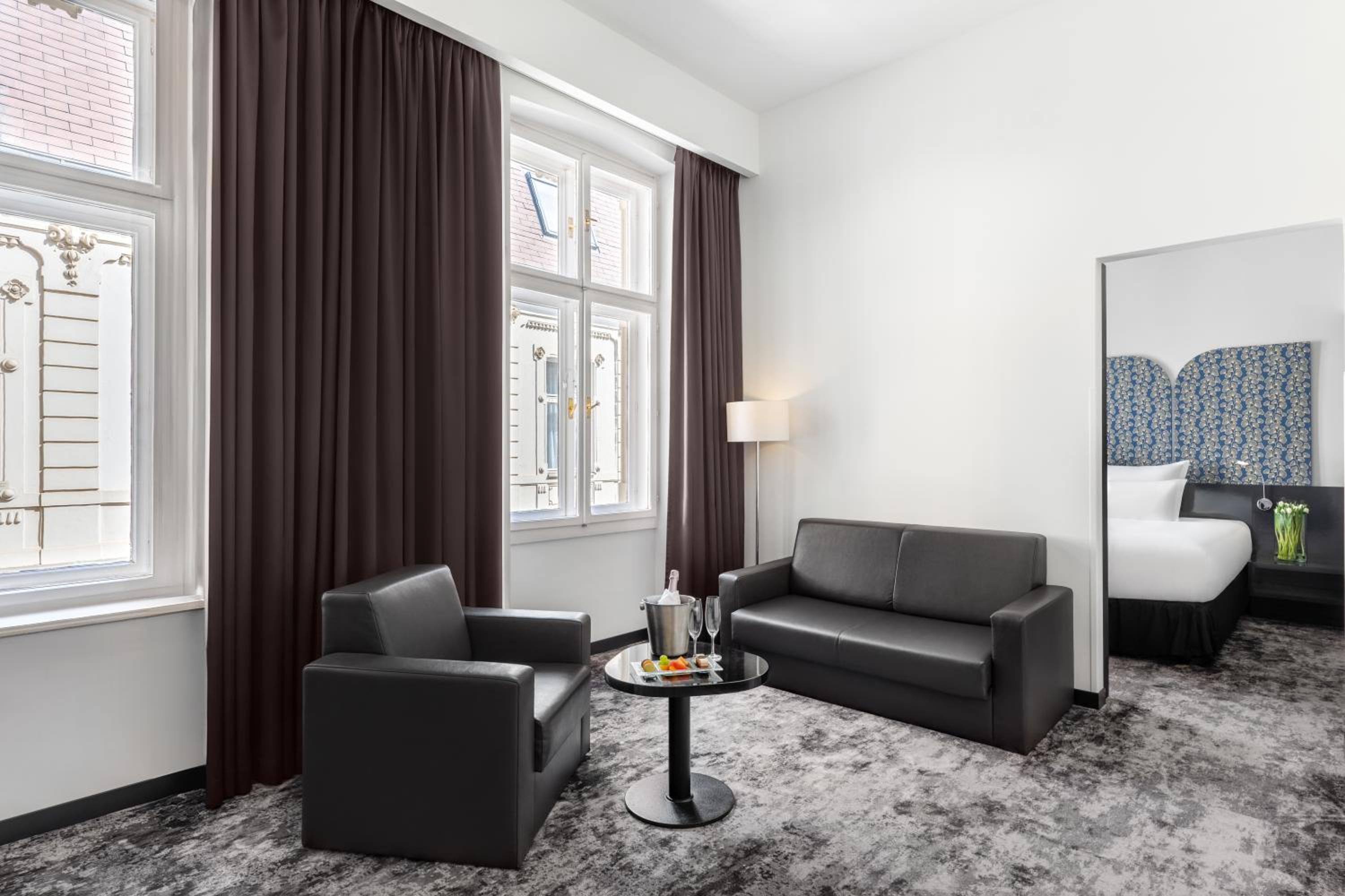 Junior Suite with One King Bed and Sofa thumbnail 5