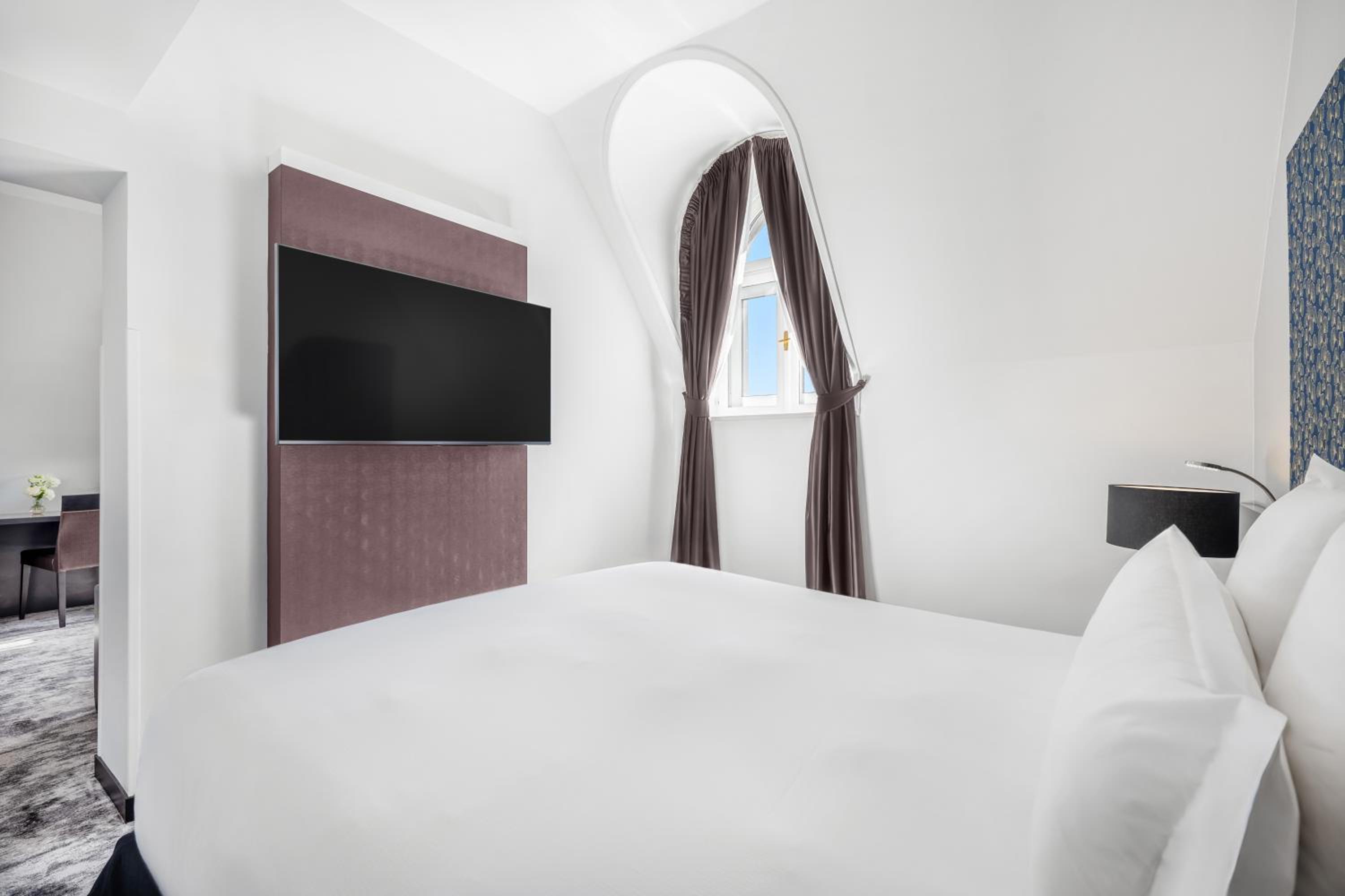 Junior Suite with One King Bed and Sofa