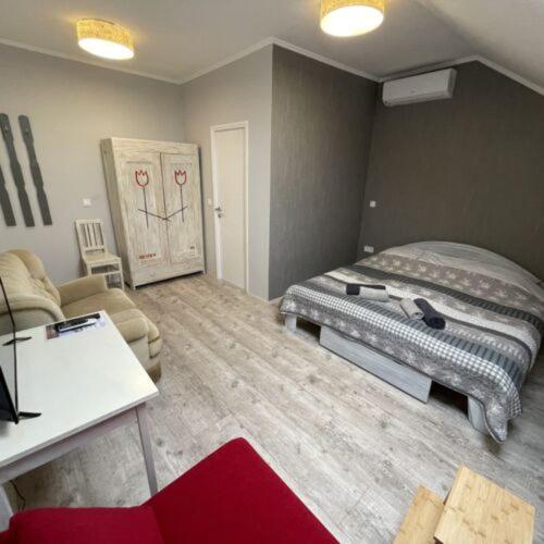 Standard Double Room with Two Double Beds photo 1
