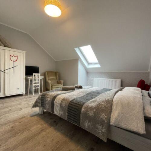 Deluxe Double Room with Extra Bed photo 3