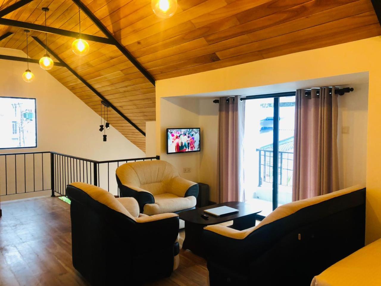 Deluxe Double or Twin Room with Mountain View photo 2