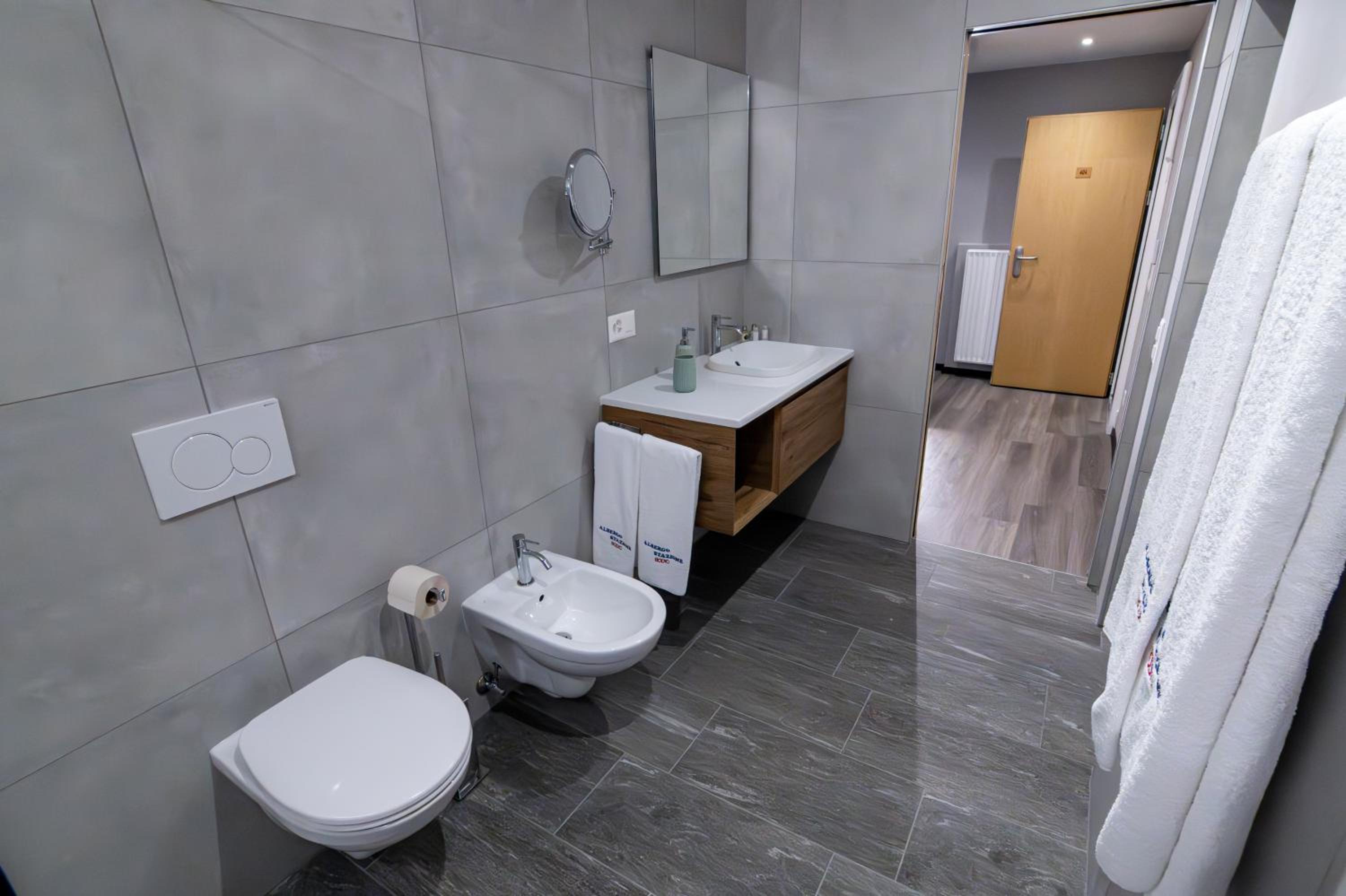 Standard Suite - Photo 4