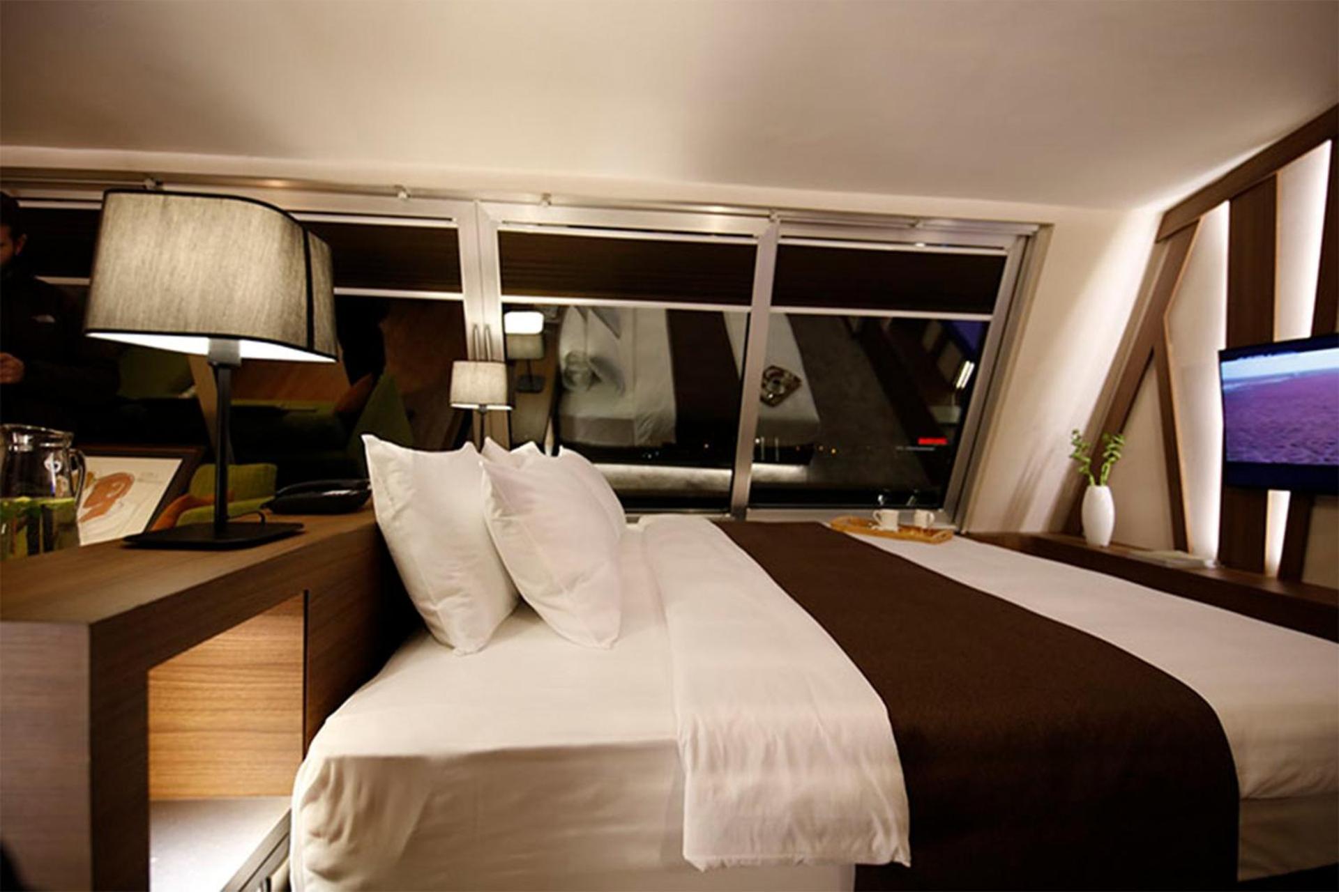 Suite with City View photo 2