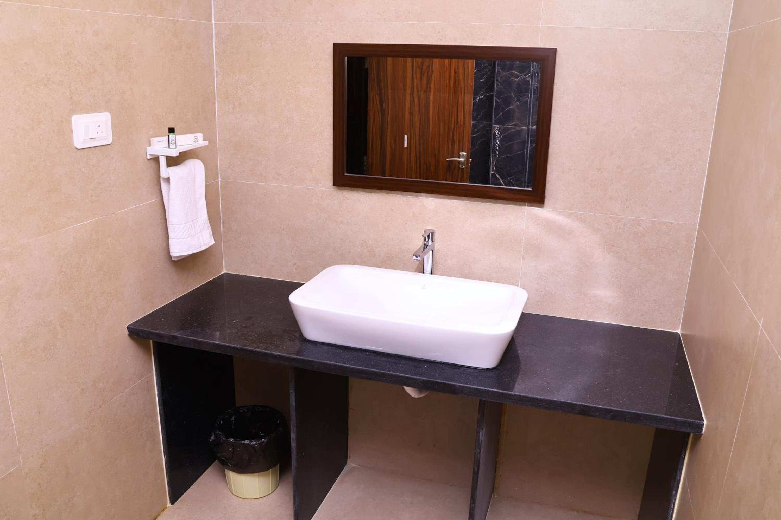 Suite - Photo 3