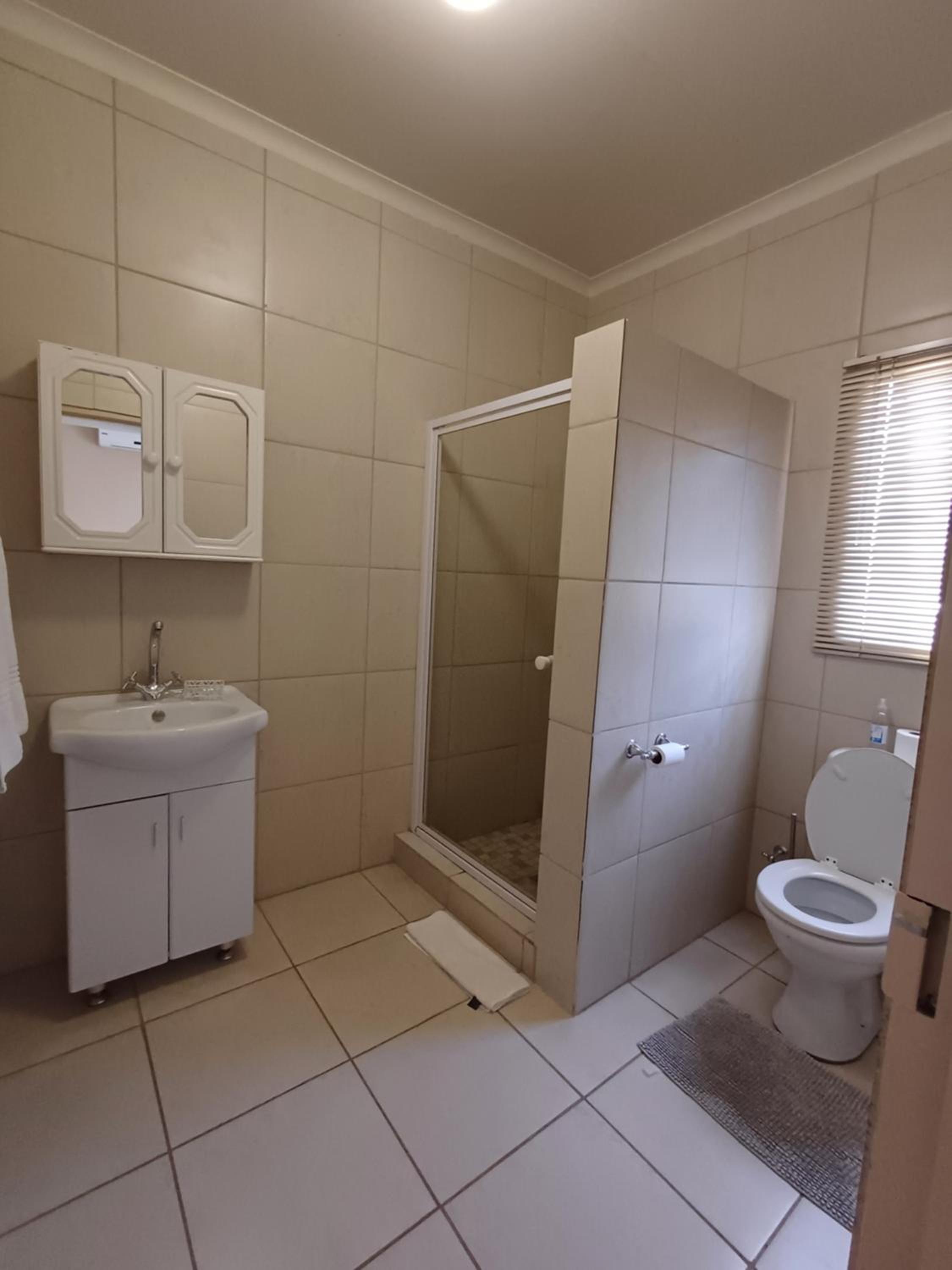 Three-Bedroom Villa photo 2