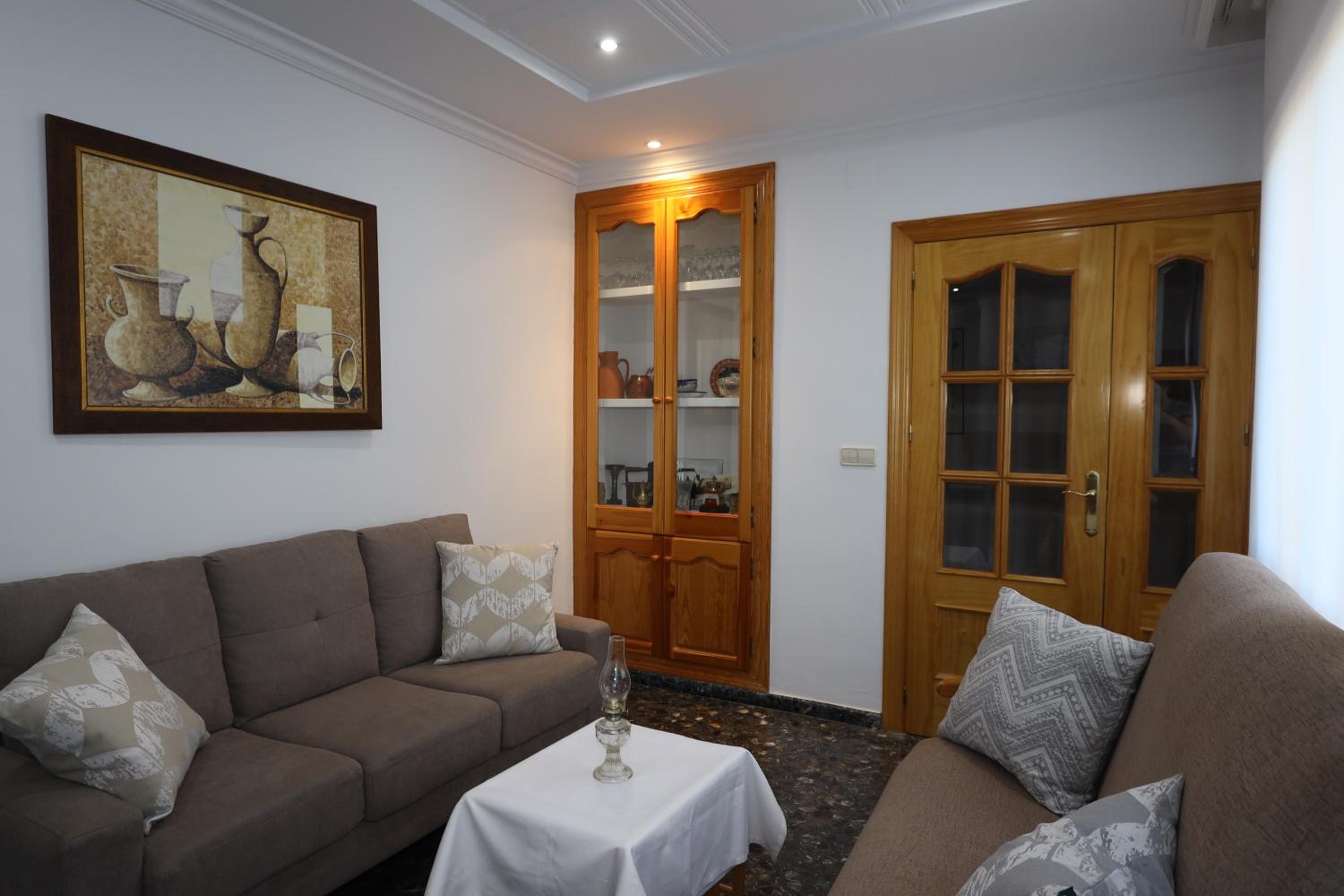 Three-Bedroom House photo 3