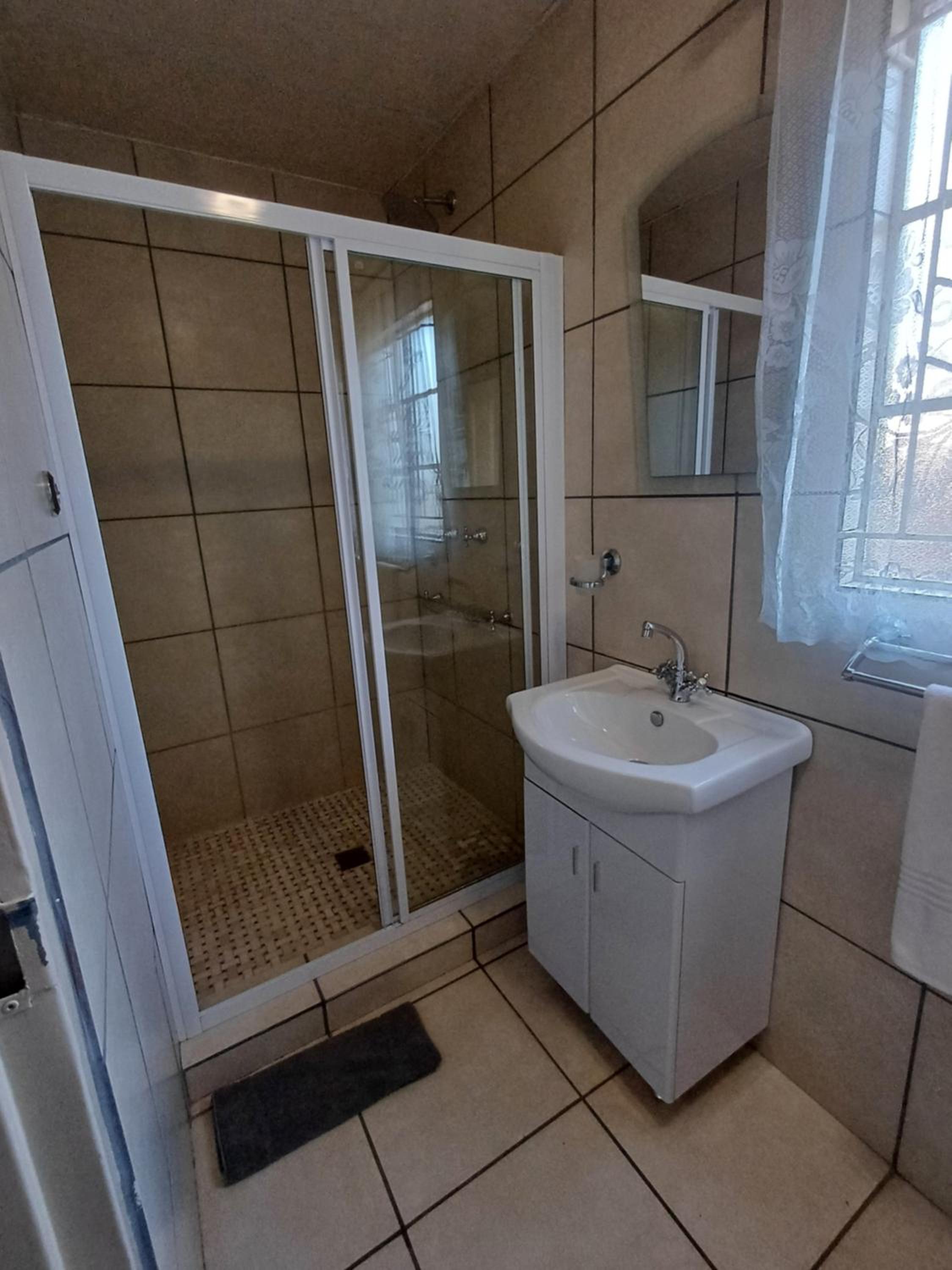 Three-Bedroom Villa photo 2
