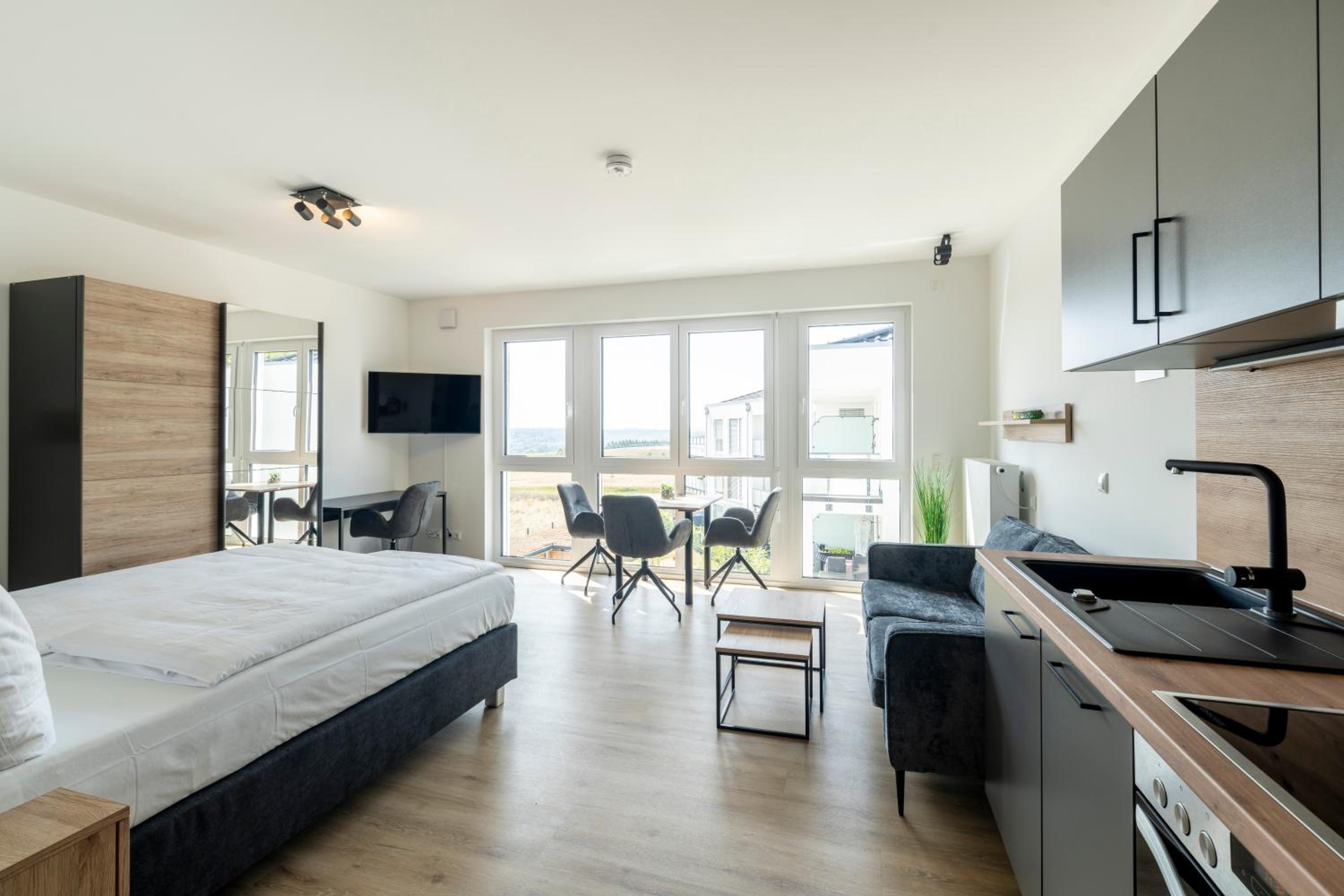 Large Double Room photo 1