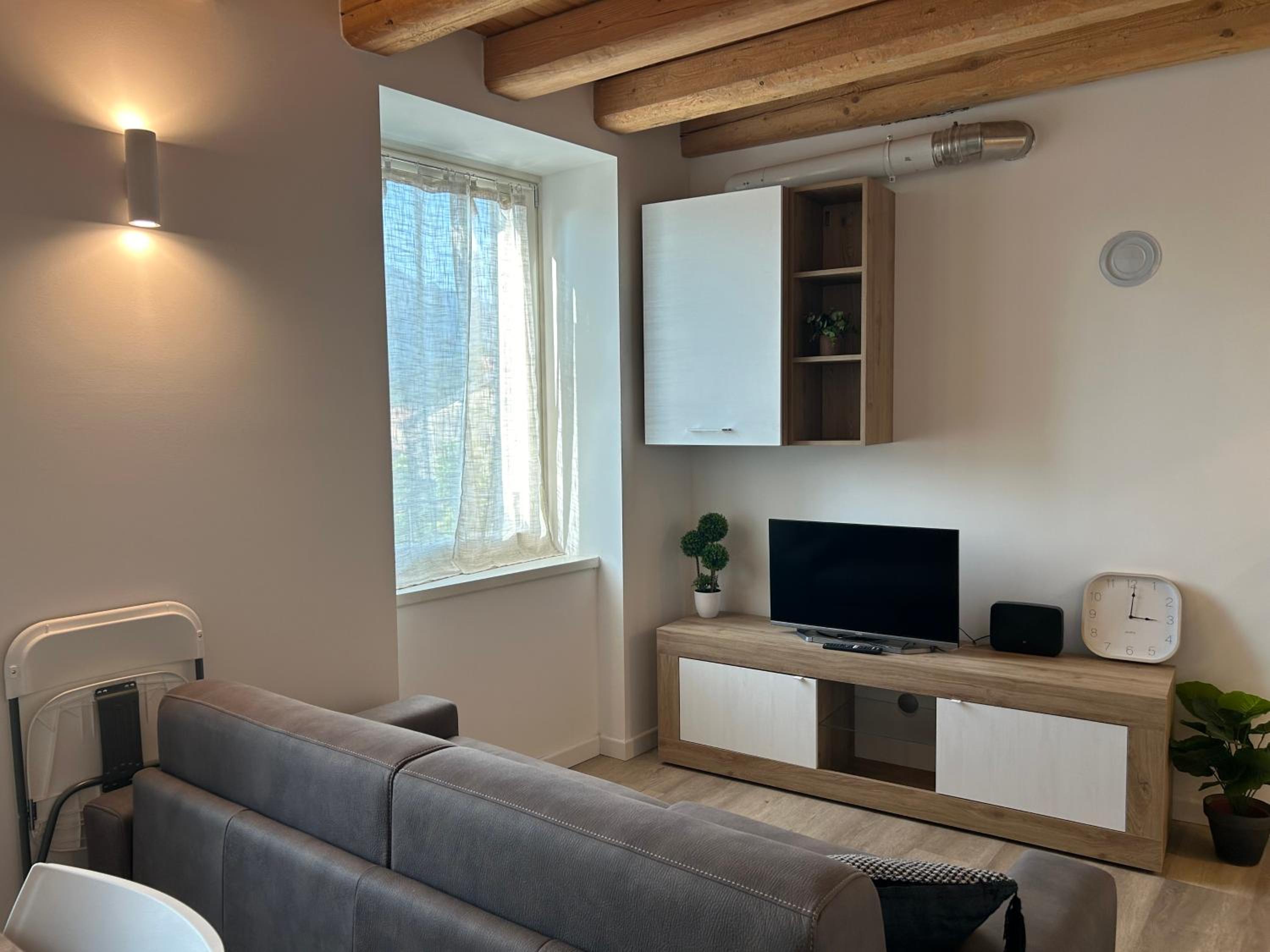 One-Bedroom House photo 1