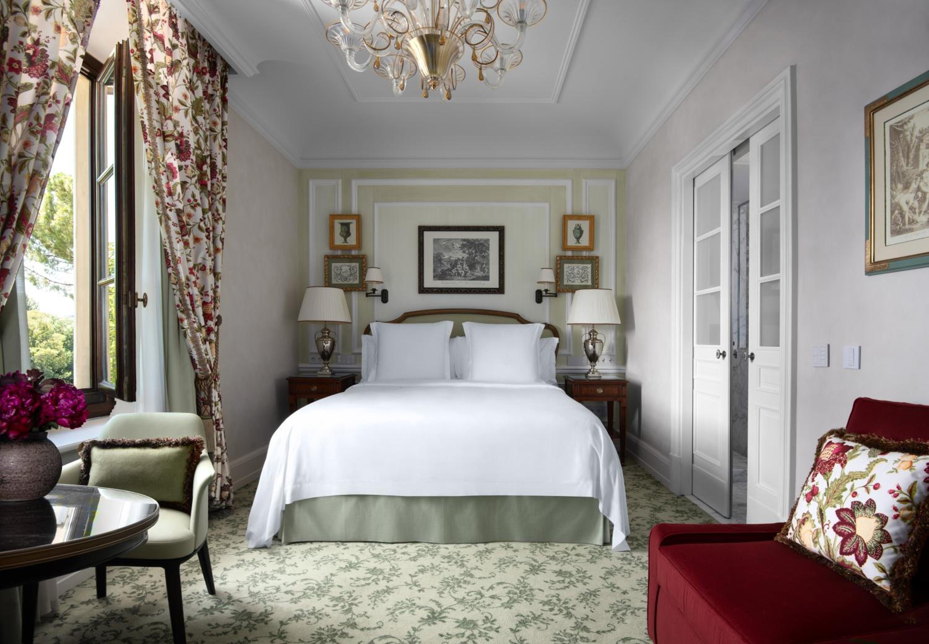 Deluxe King Room with One King Bed (Non Smoking) - Photo 10