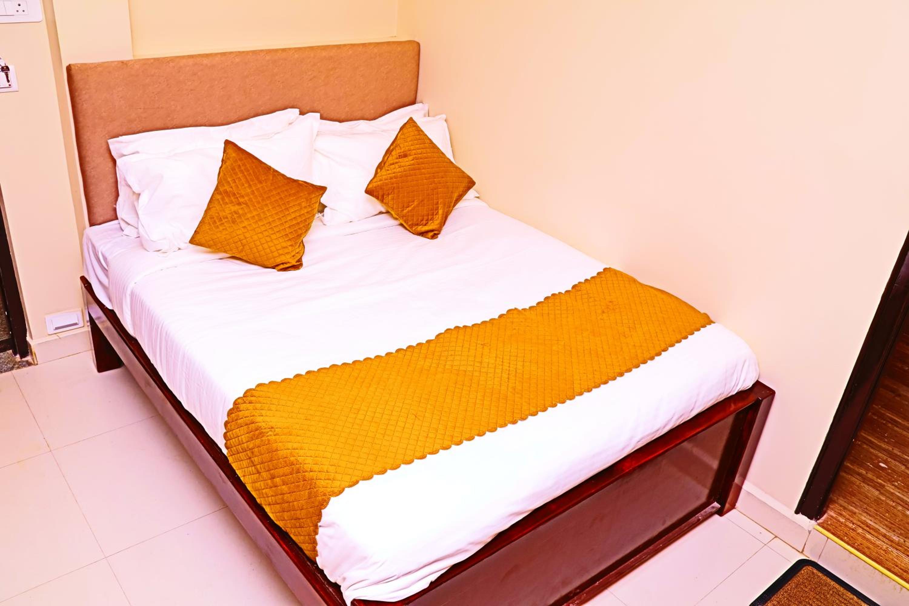 Standard Queen Room - Photo 1