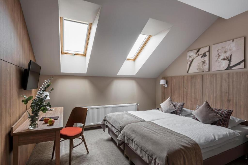 Mansard Twin Room - Photo 1