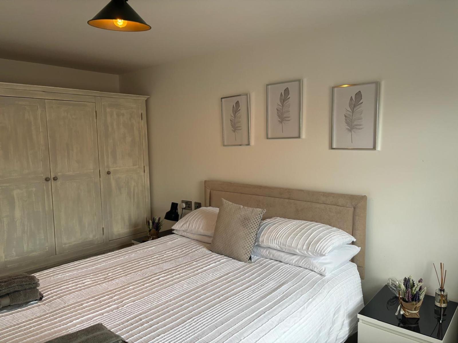 Three-Bedroom House photo 2