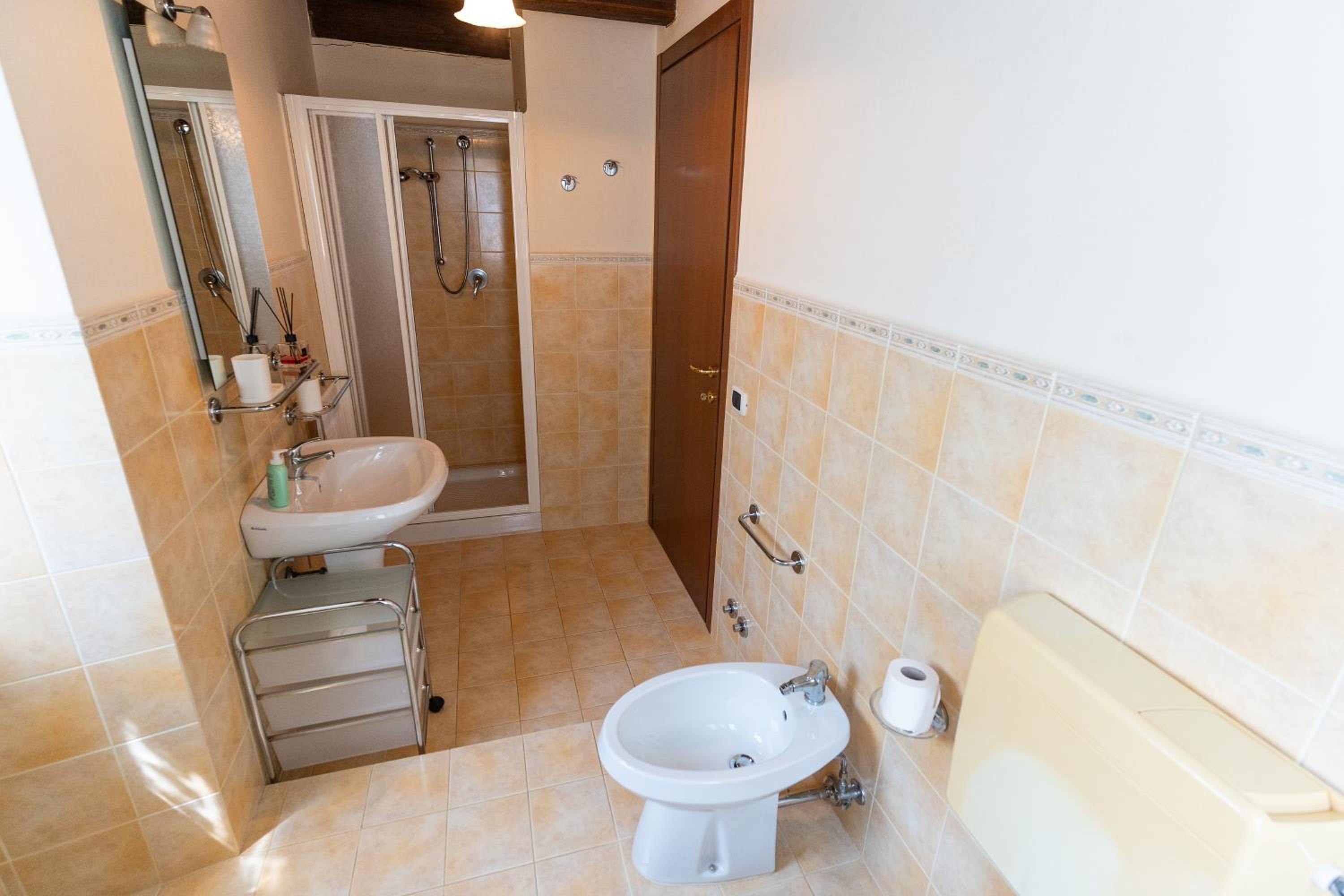 Three-Bedroom Vacation Home  photo 2