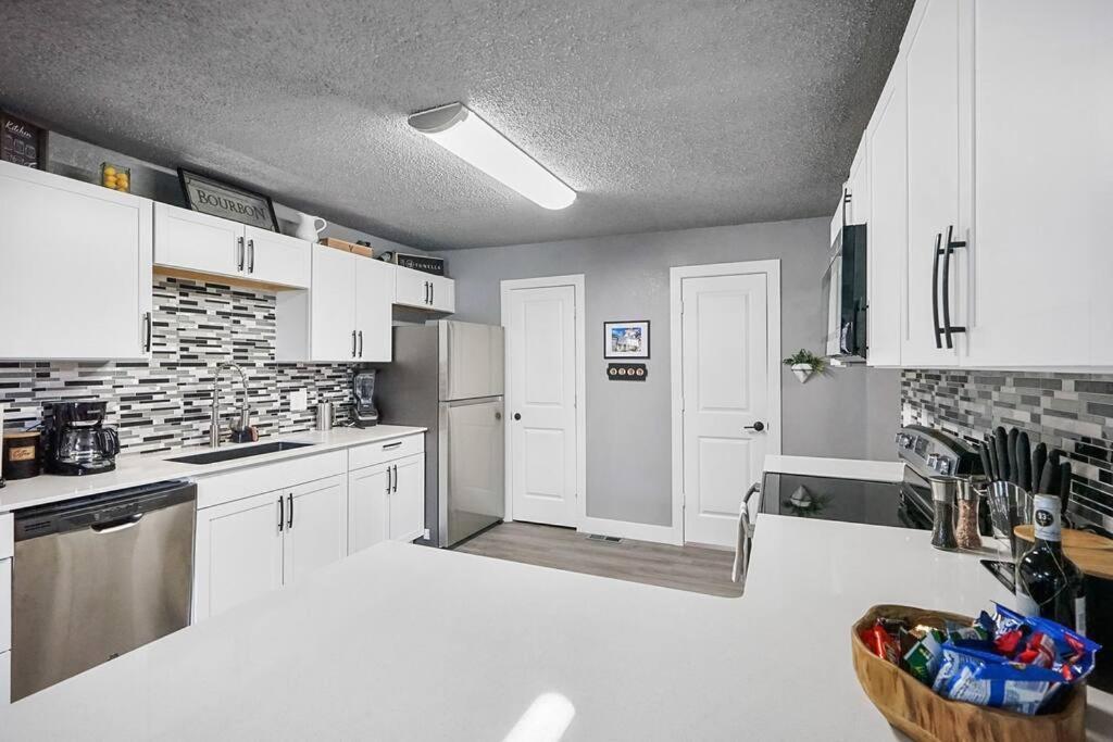 Three-Bedroom House photo 3