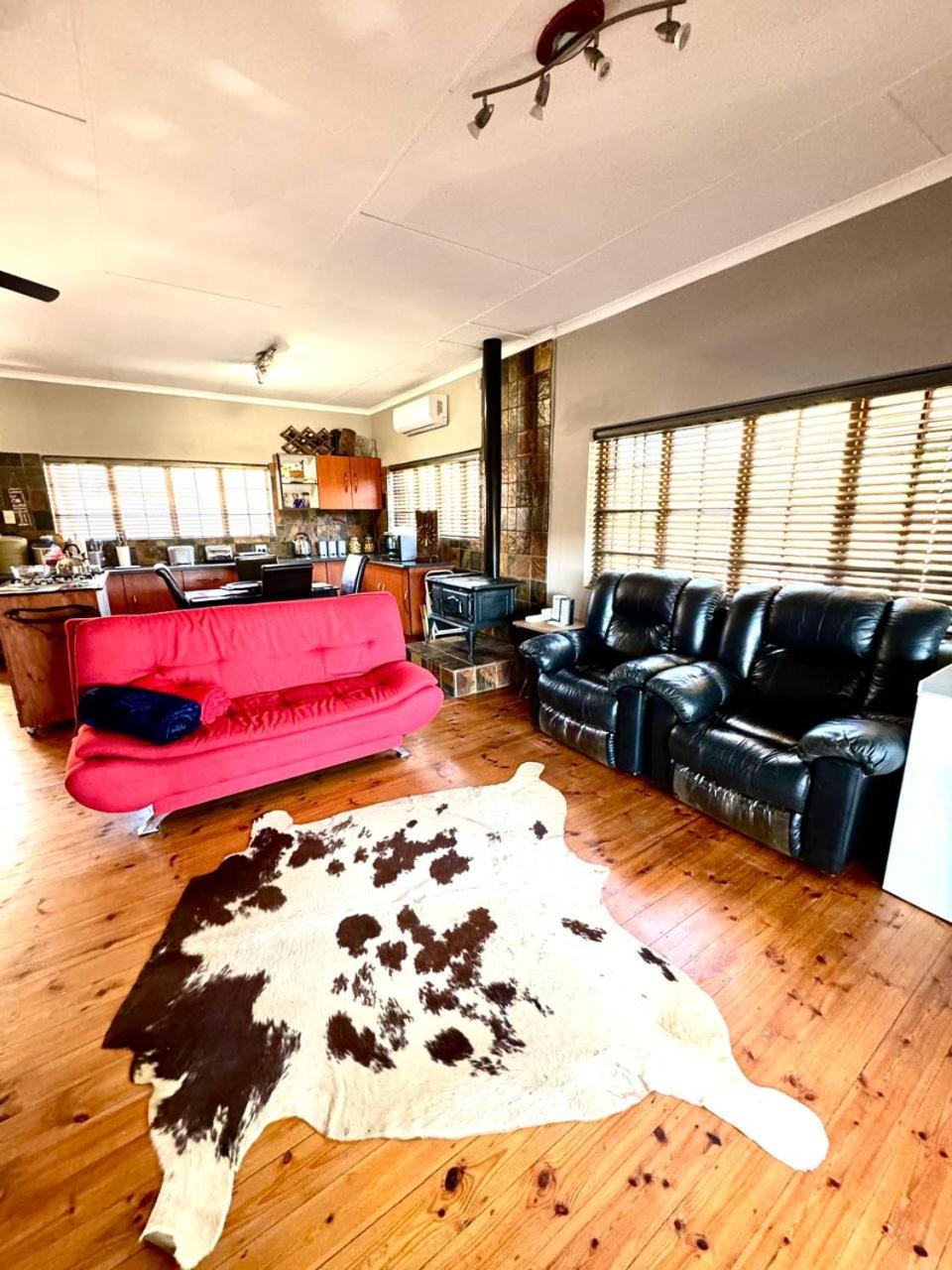 One-Bedroom House photo 1