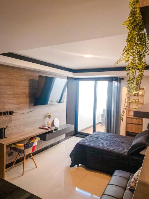 One-Bedroom Apartment photo 1