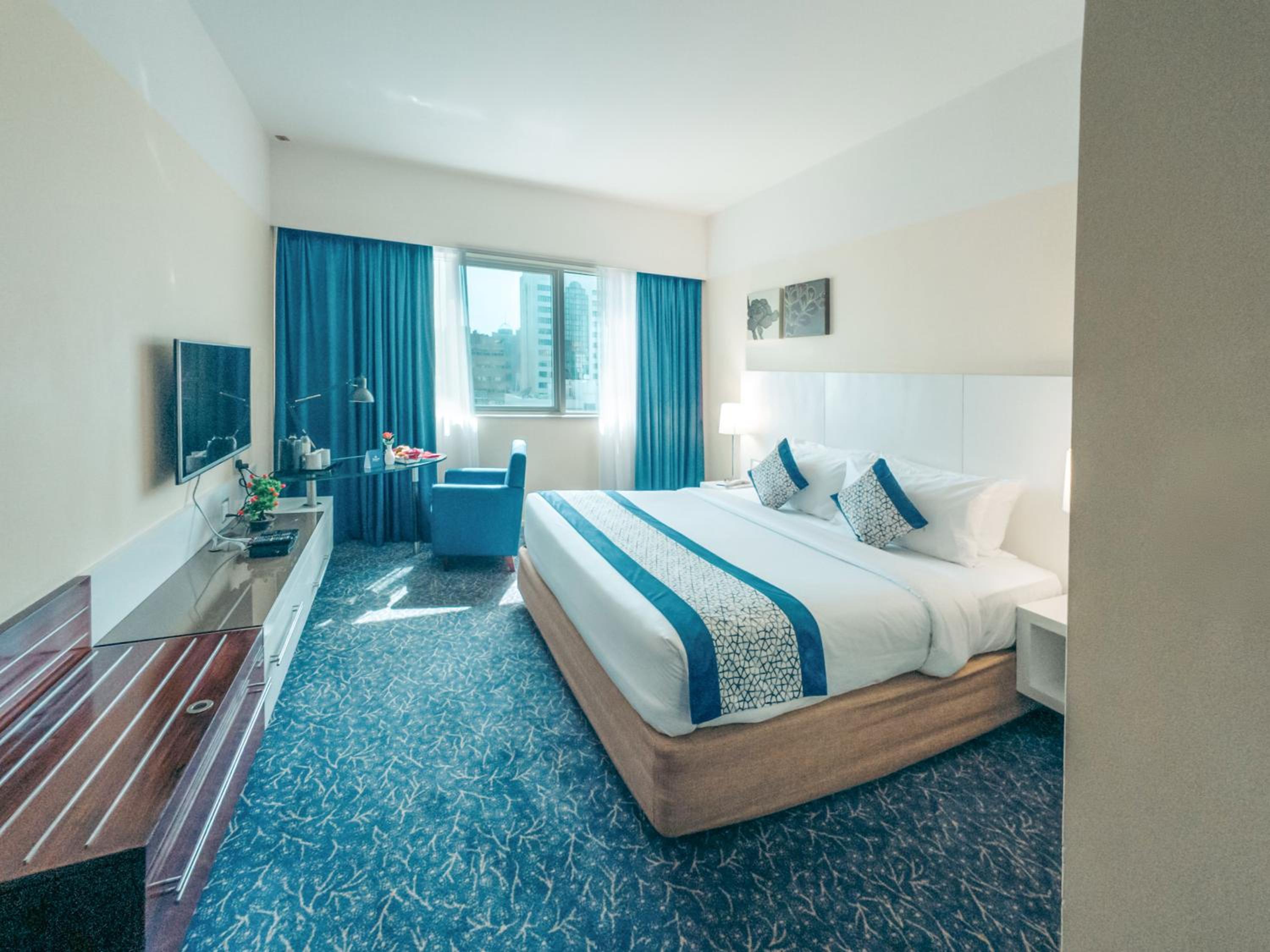 Deluxe King Room photo 2