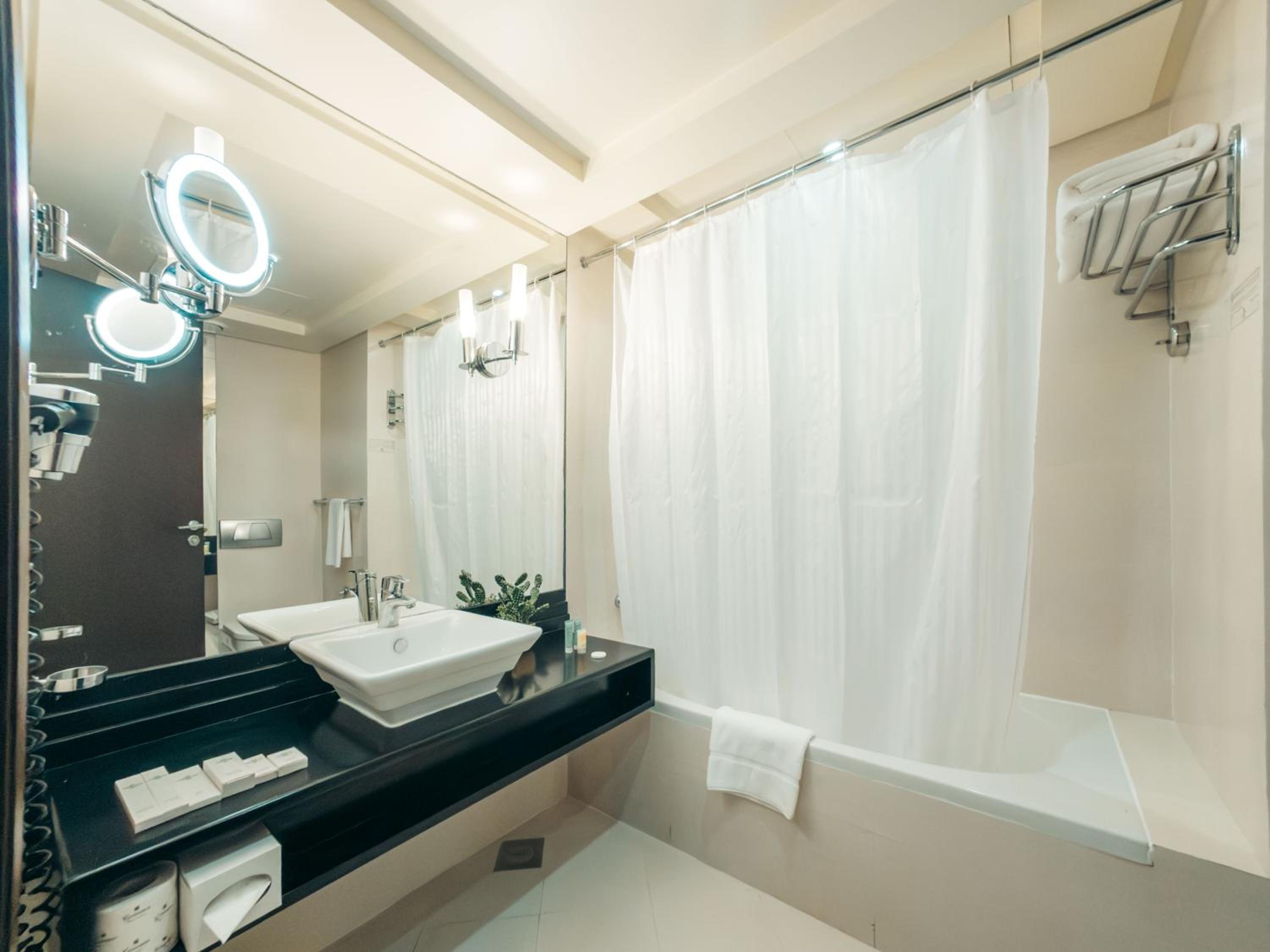Deluxe Twin Room photo 3