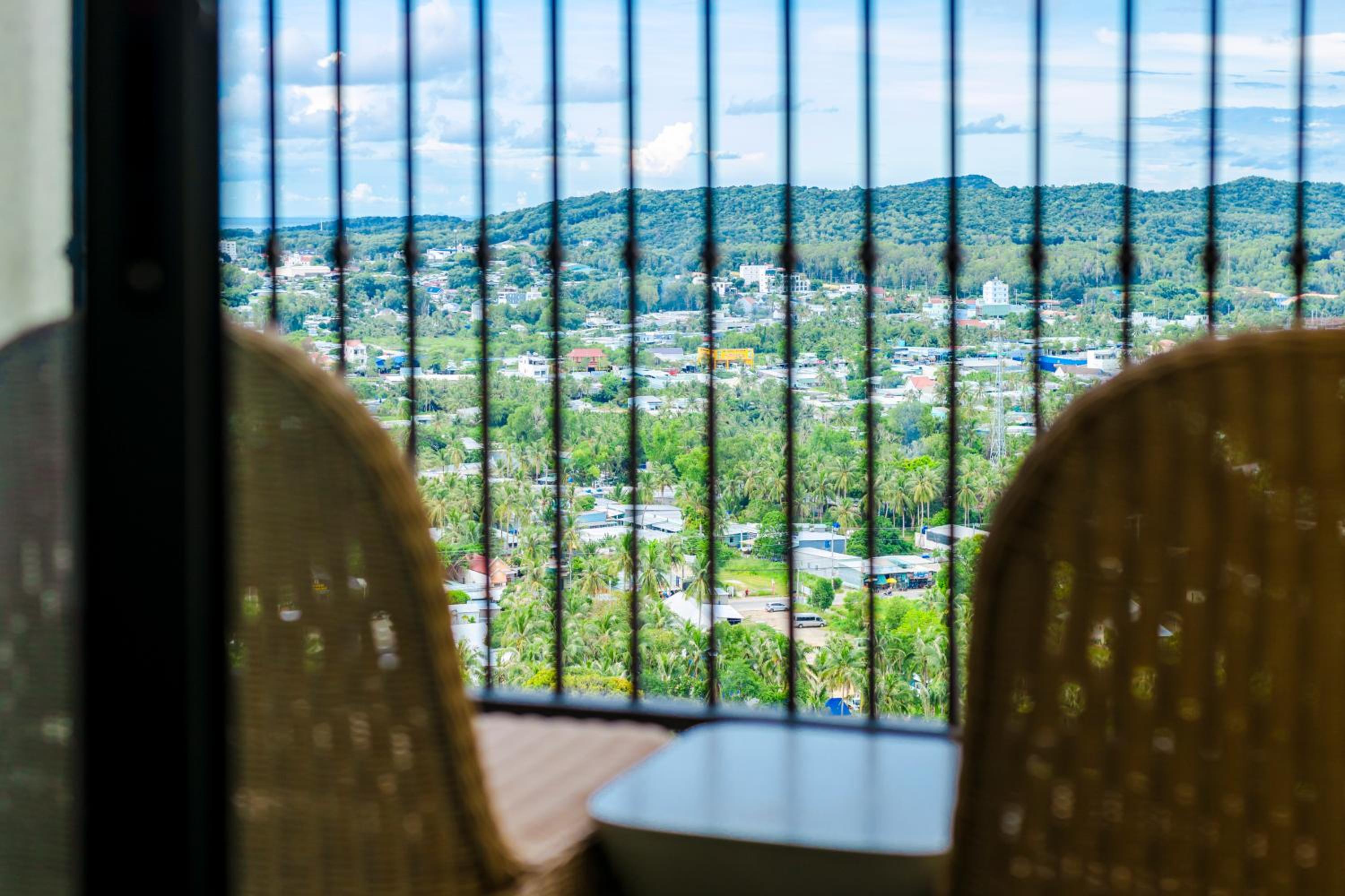 Studio with Mountain View - Photo 9