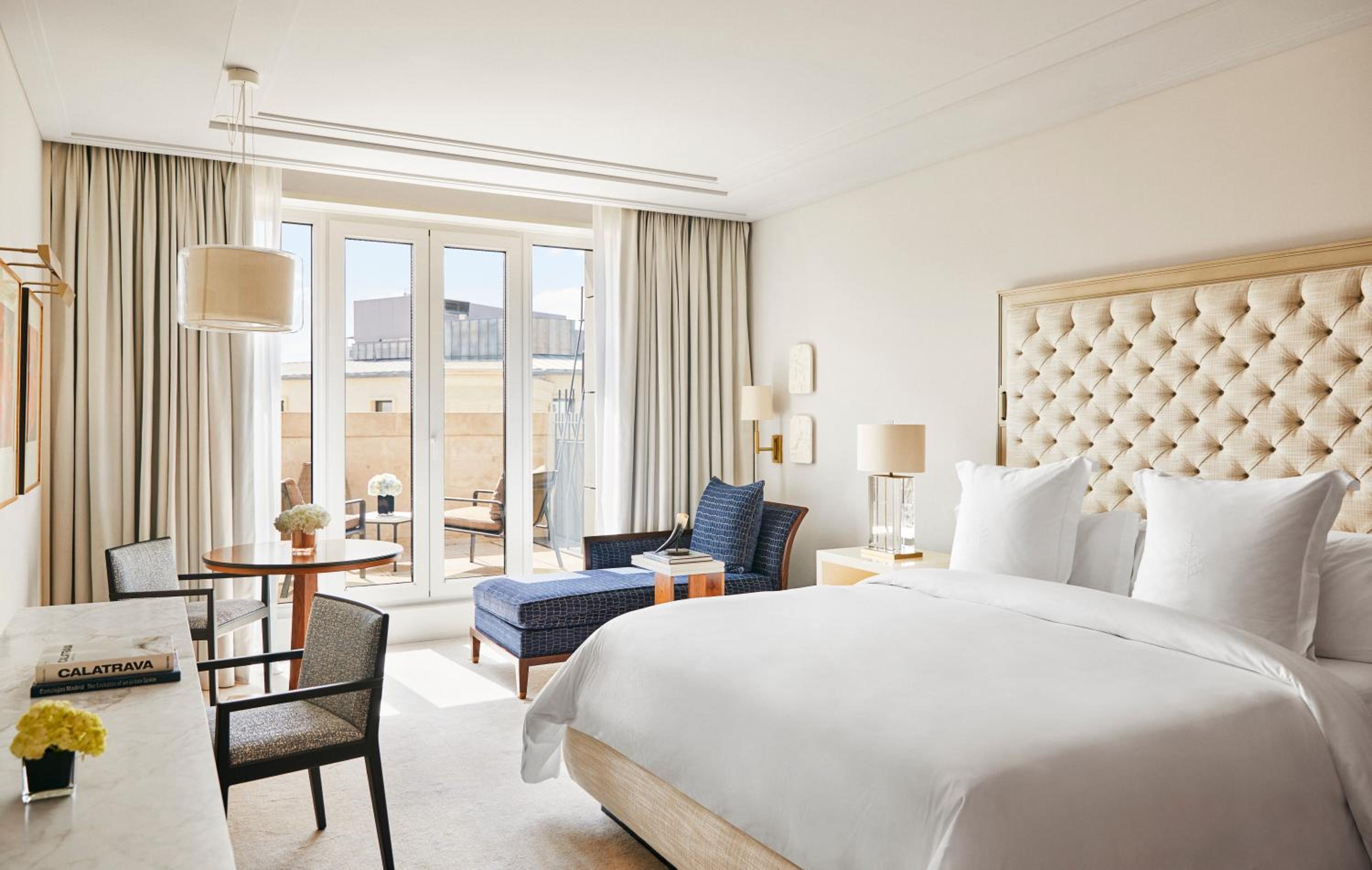 Grand Premier Room King with Terrace - Photo 6