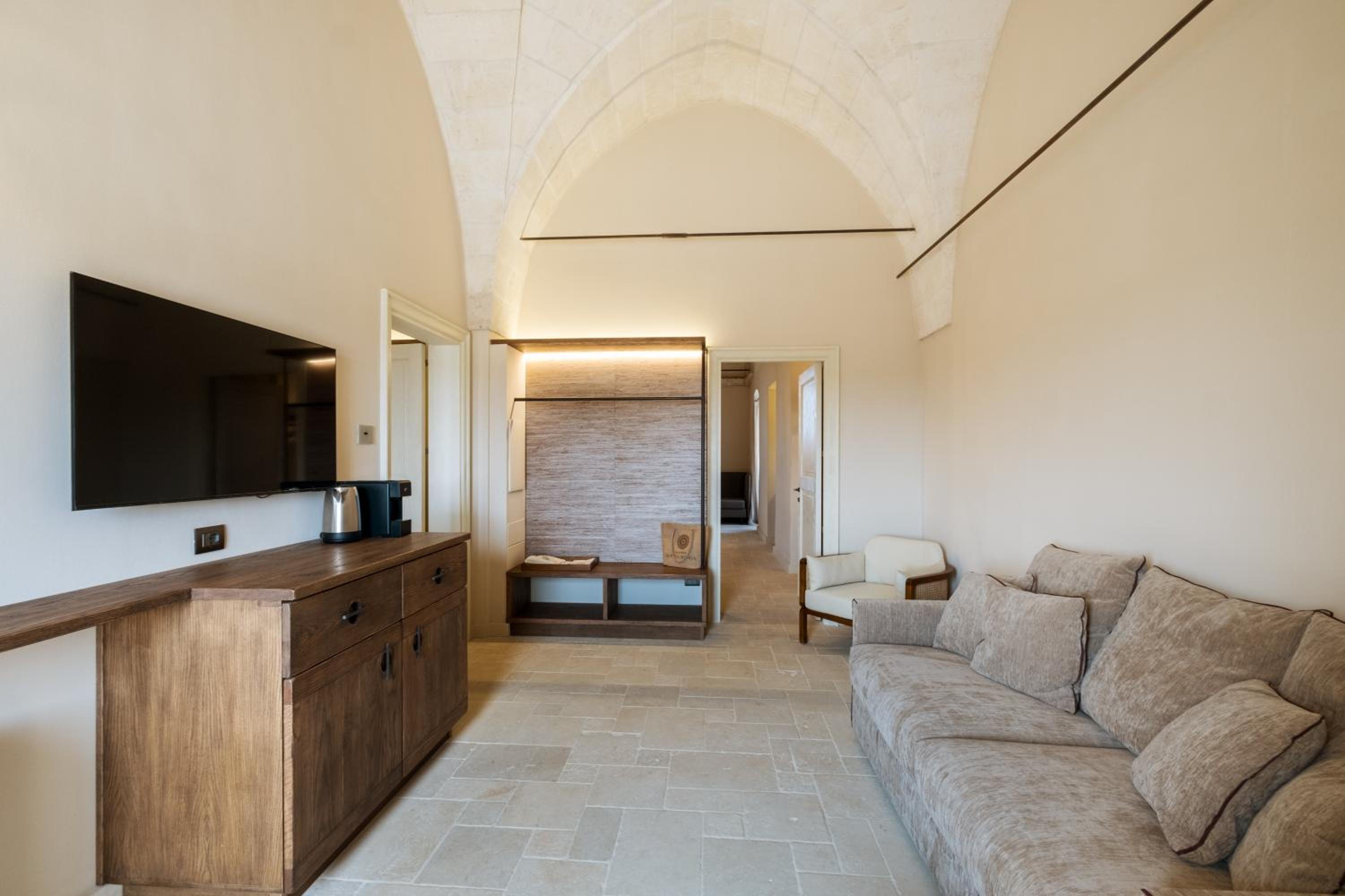 Two-Bedroom Suite - Photo 14