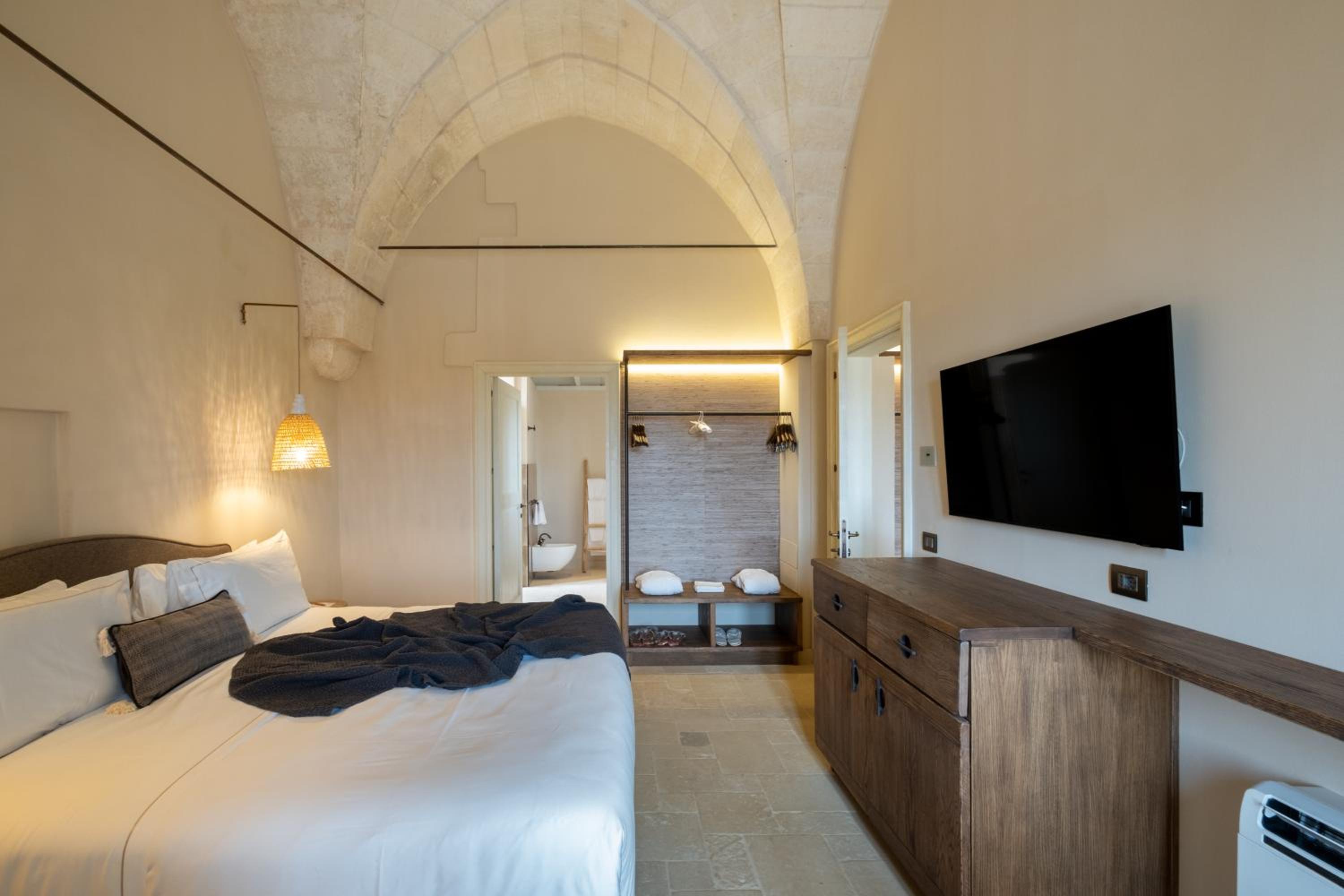 Two-Bedroom Suite - Photo 11