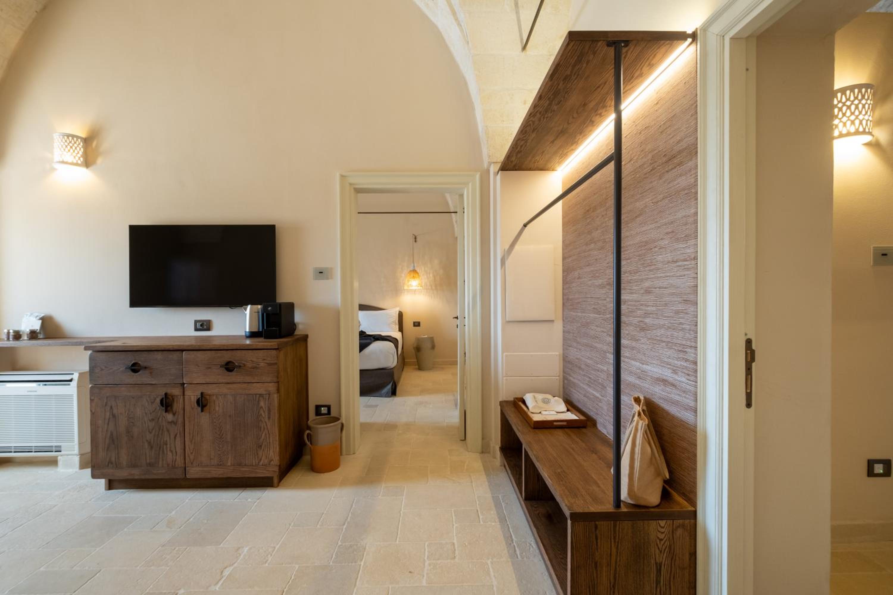 Two-Bedroom Suite - Photo 15