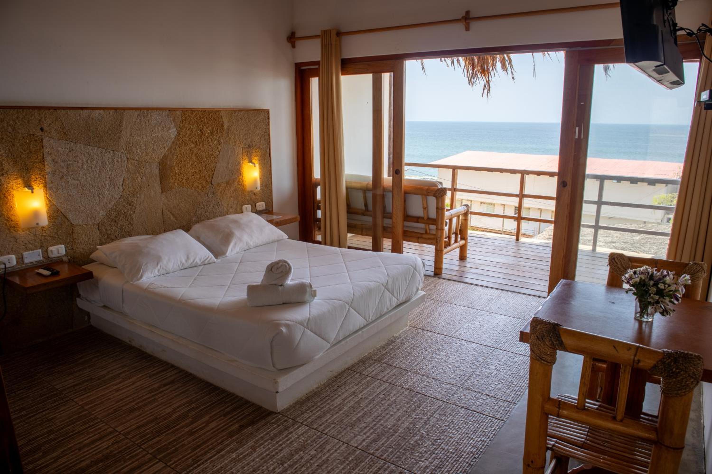 Queen Room with Balcony photo 1