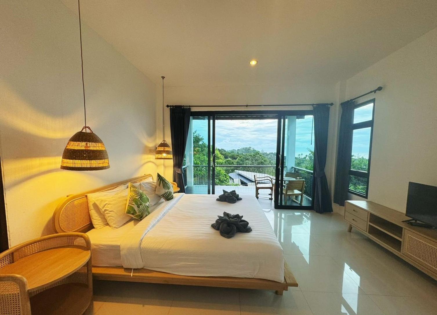 Two-Bedroom Bungalow - Photo 4
