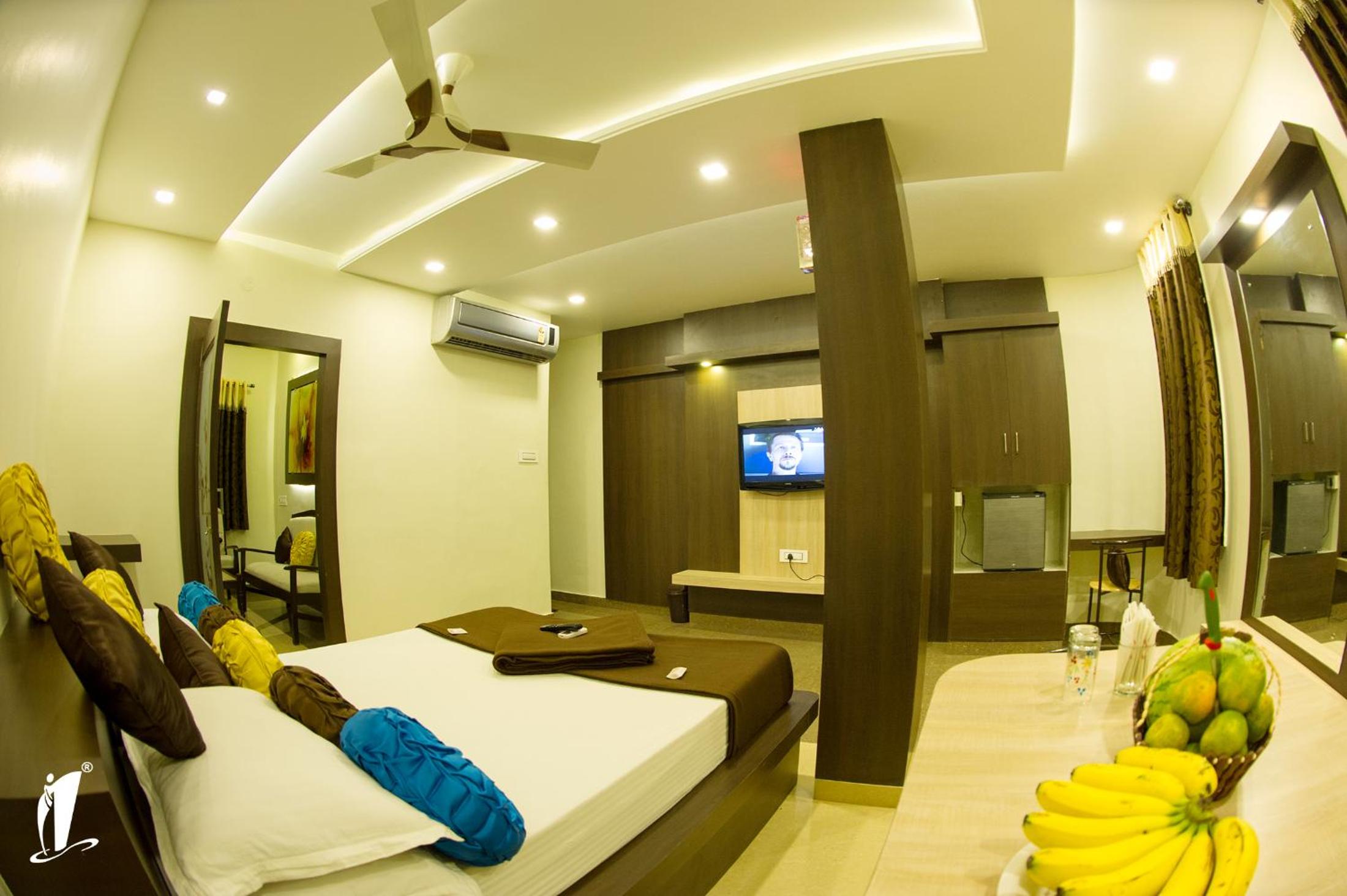 Superior Suite - Photo 7