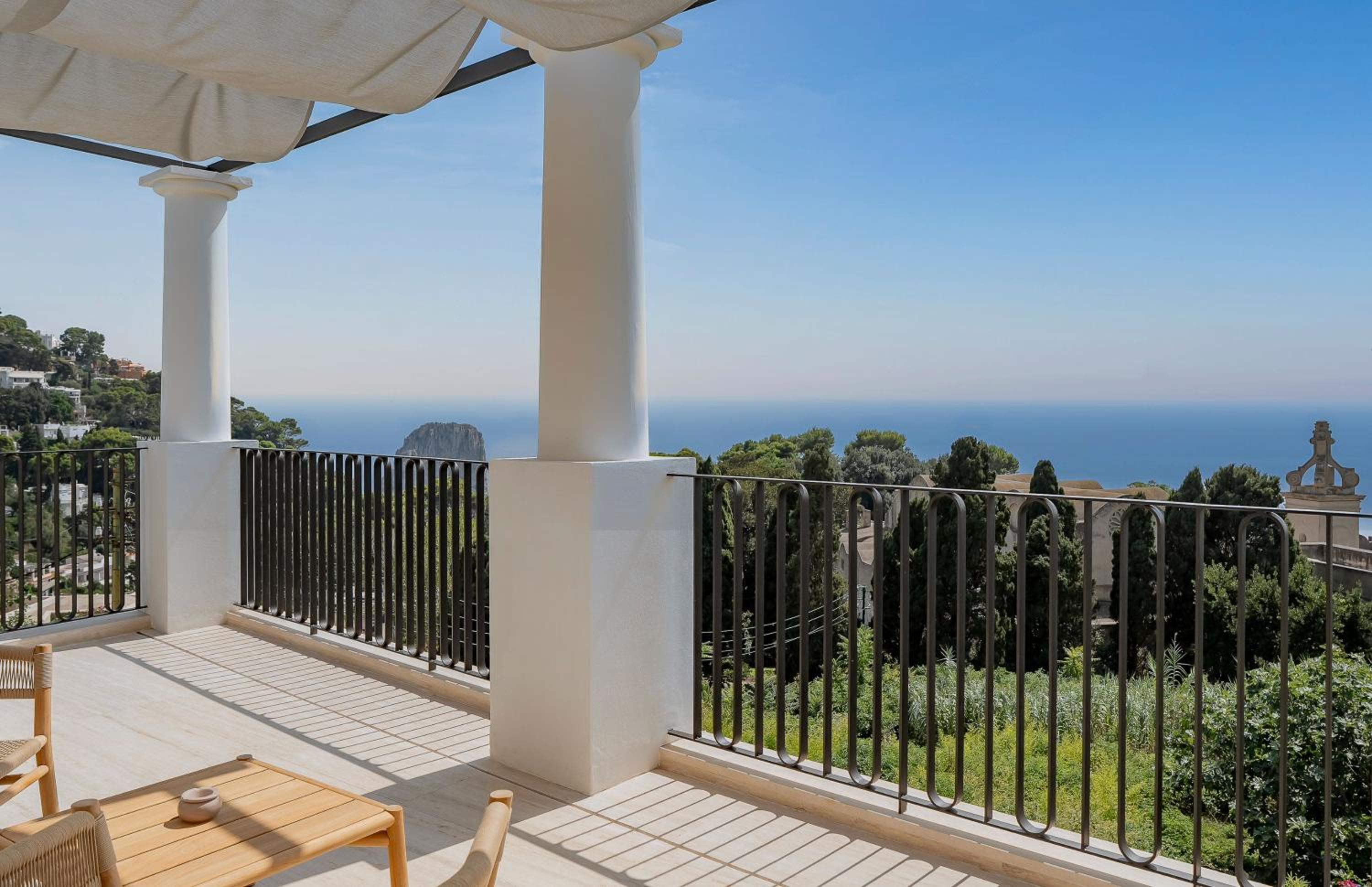 Suite with Sea View