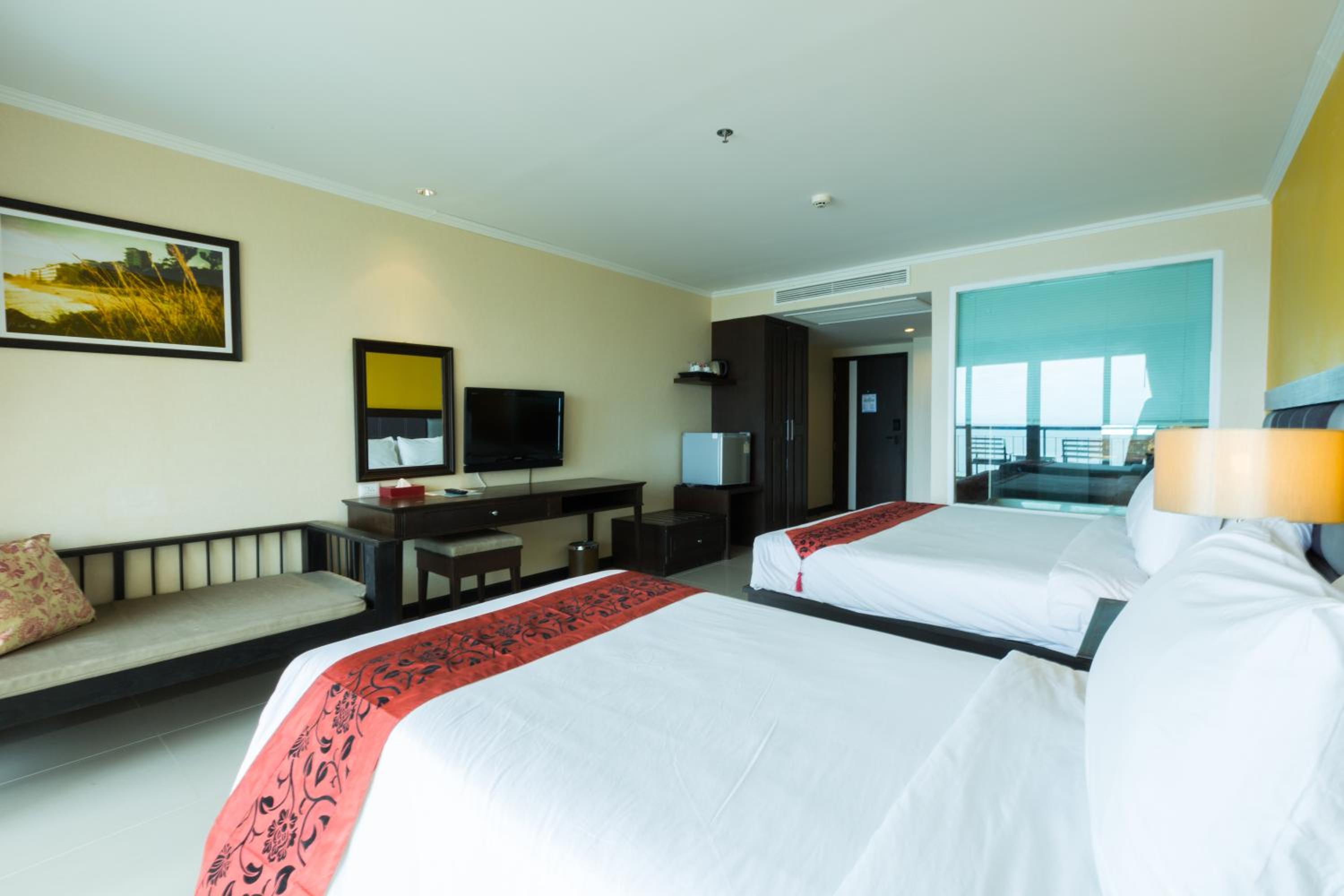 Pavilion Double Room - Royal Wing - Photo 1