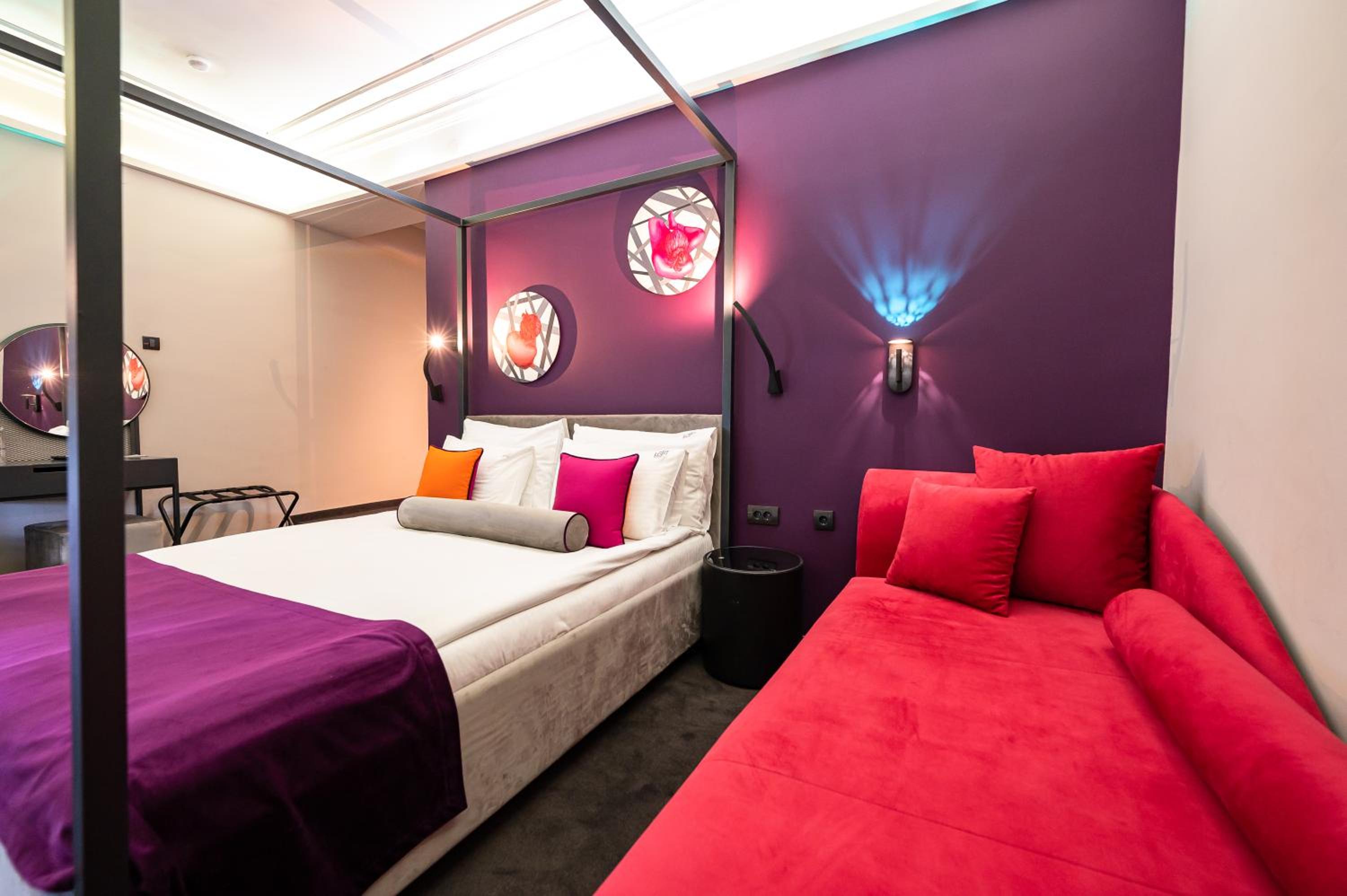 Deluxe Double Room with Extra Bed photo 3