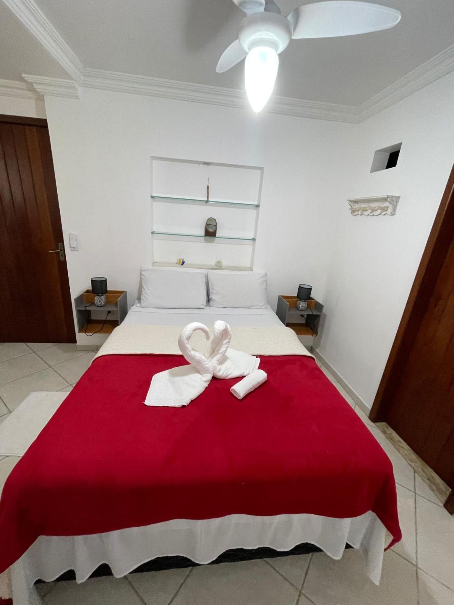 Eight-Bedroom House photo 1