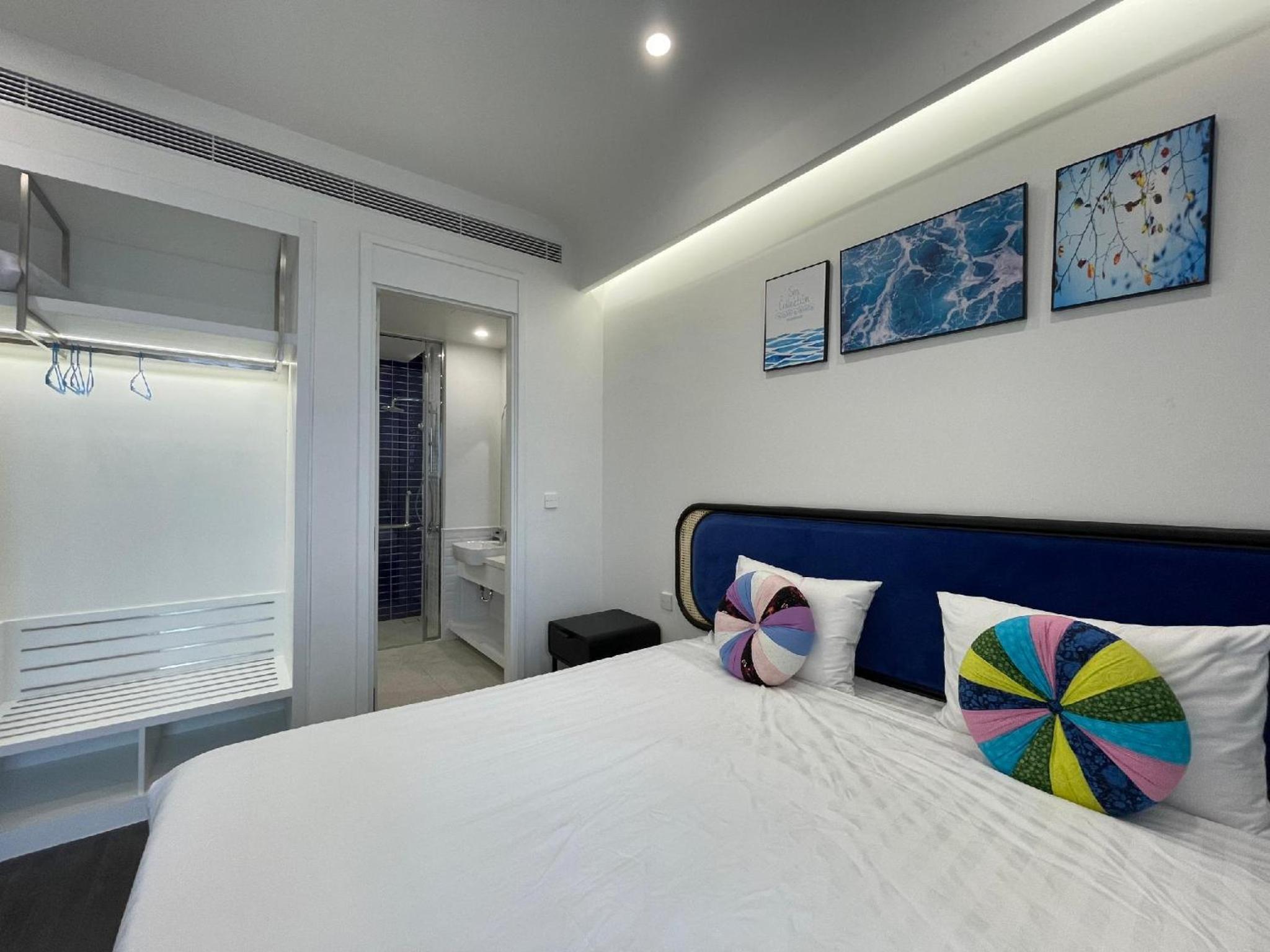 One-Bedroom Apartment with Balcony and Sea View - Photo 6