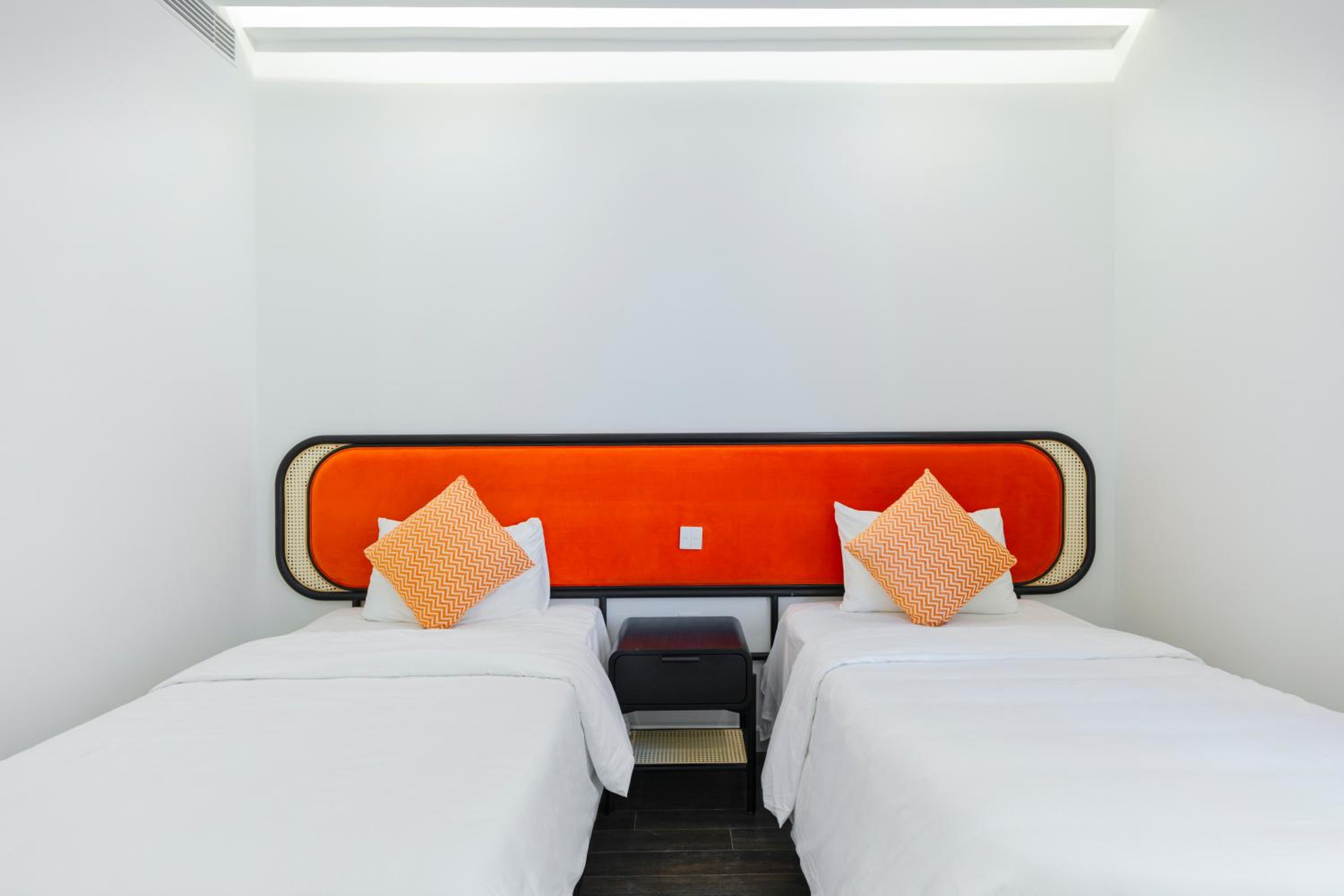 Two-Bedroom Apartment with Ocean View - Photo 6