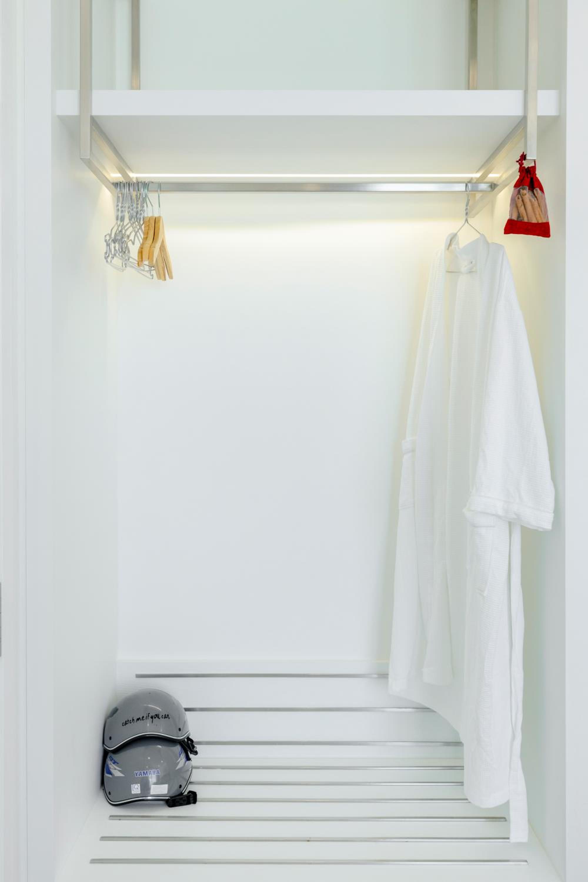 Two-Bedroom Apartment with Ocean View - Photo 7