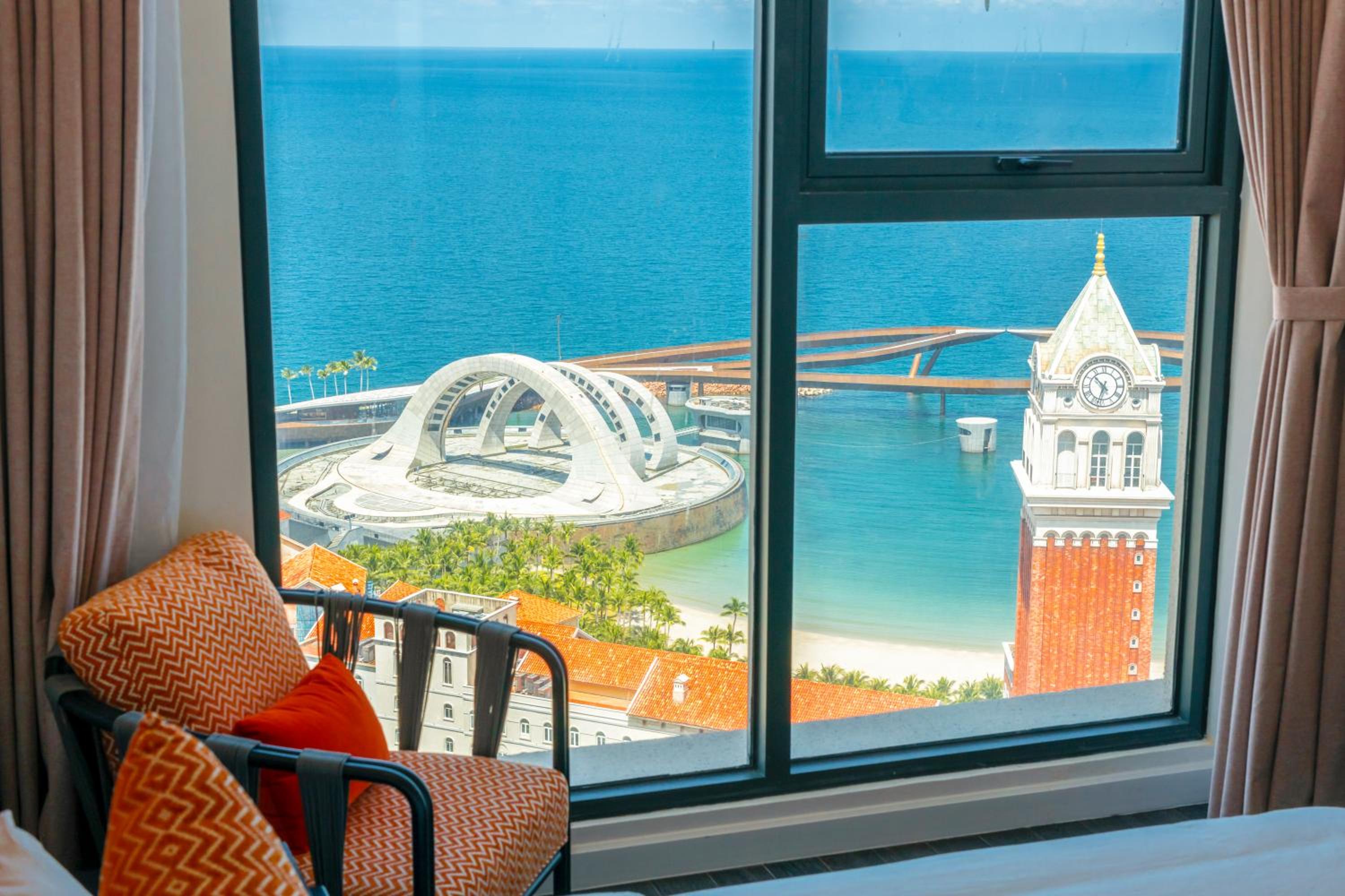 Two-Bedroom Apartment with Ocean View - Photo 29
