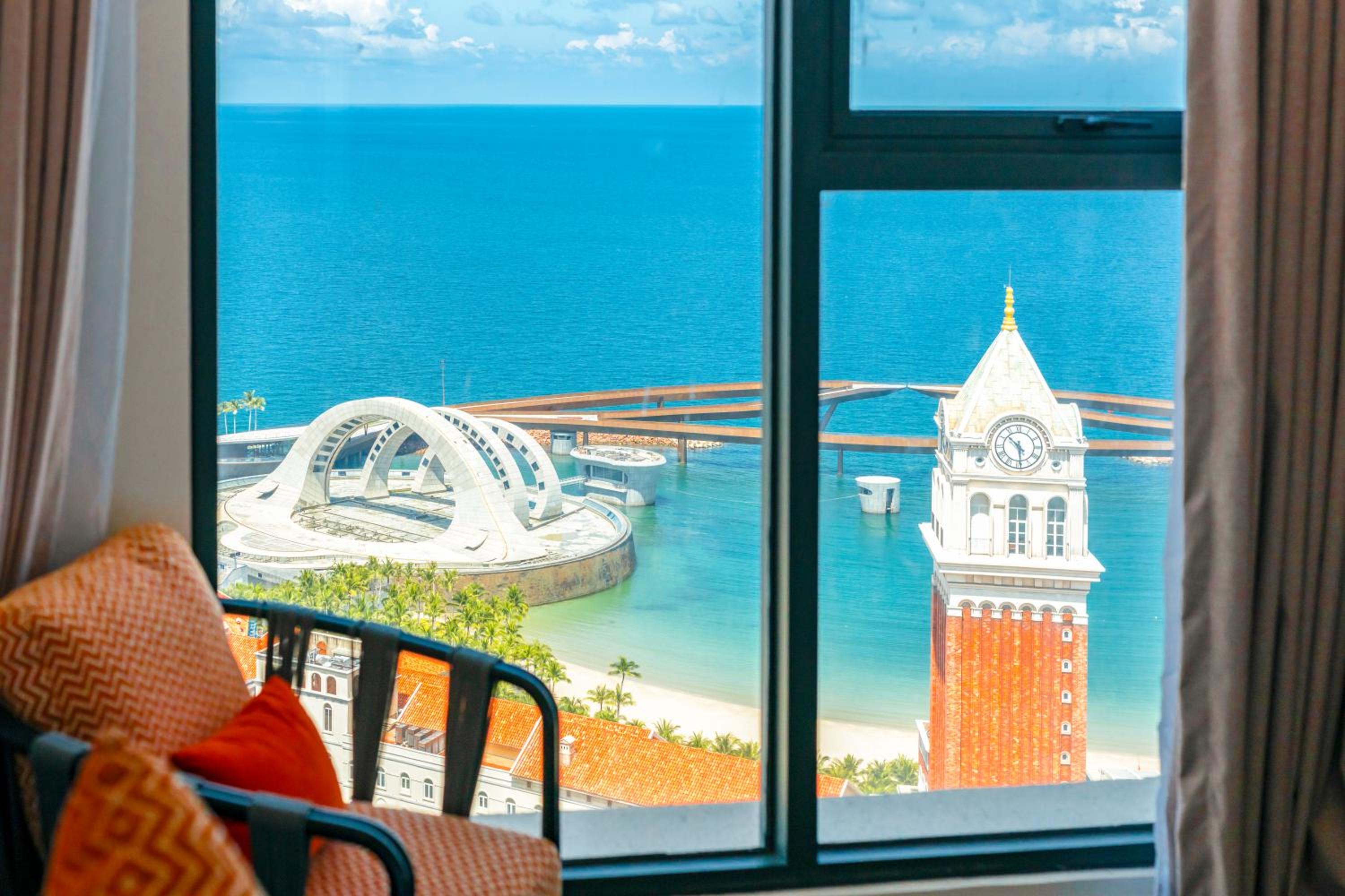 Two-Bedroom Apartment with Ocean View - Photo 5