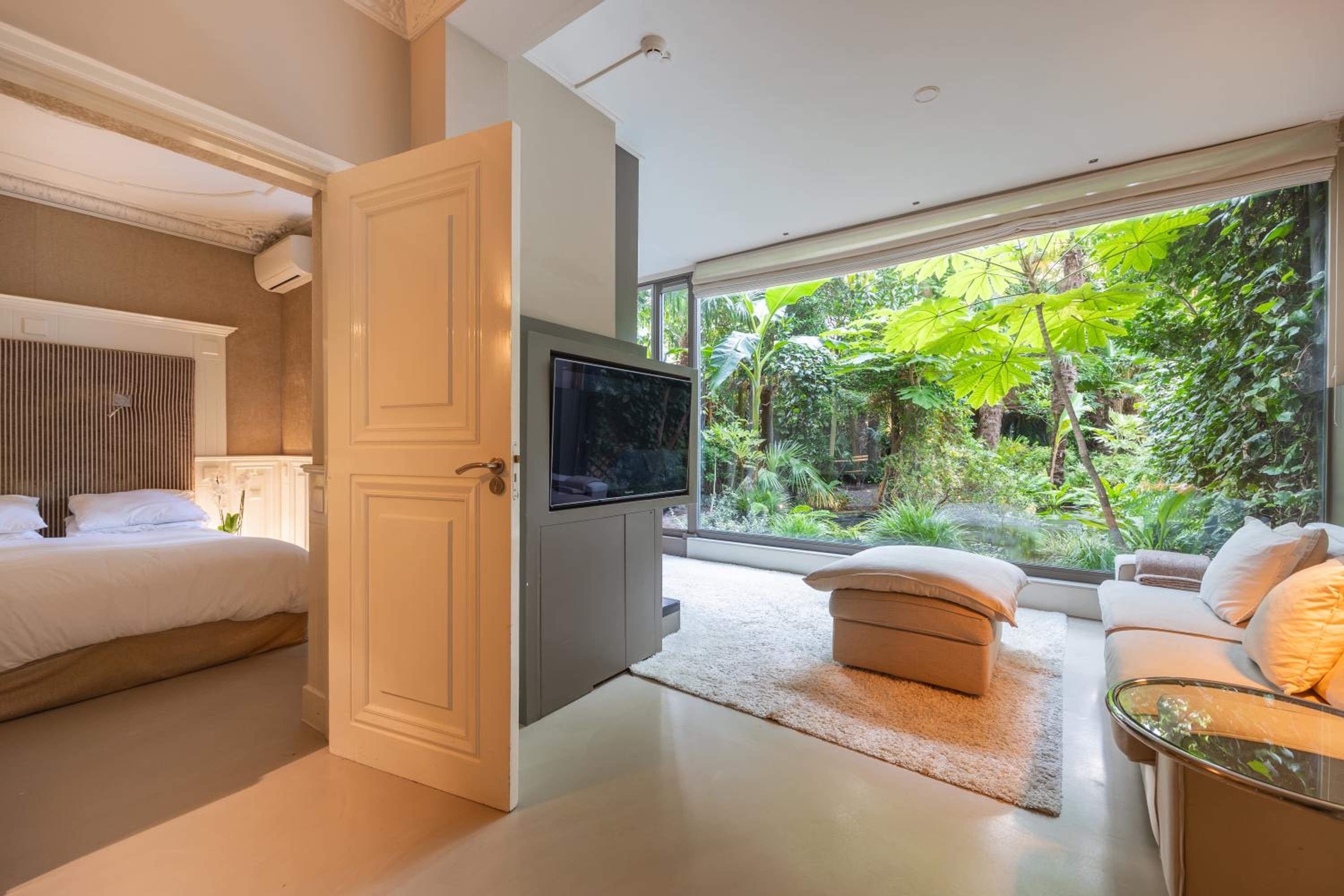 Suite with Garden View