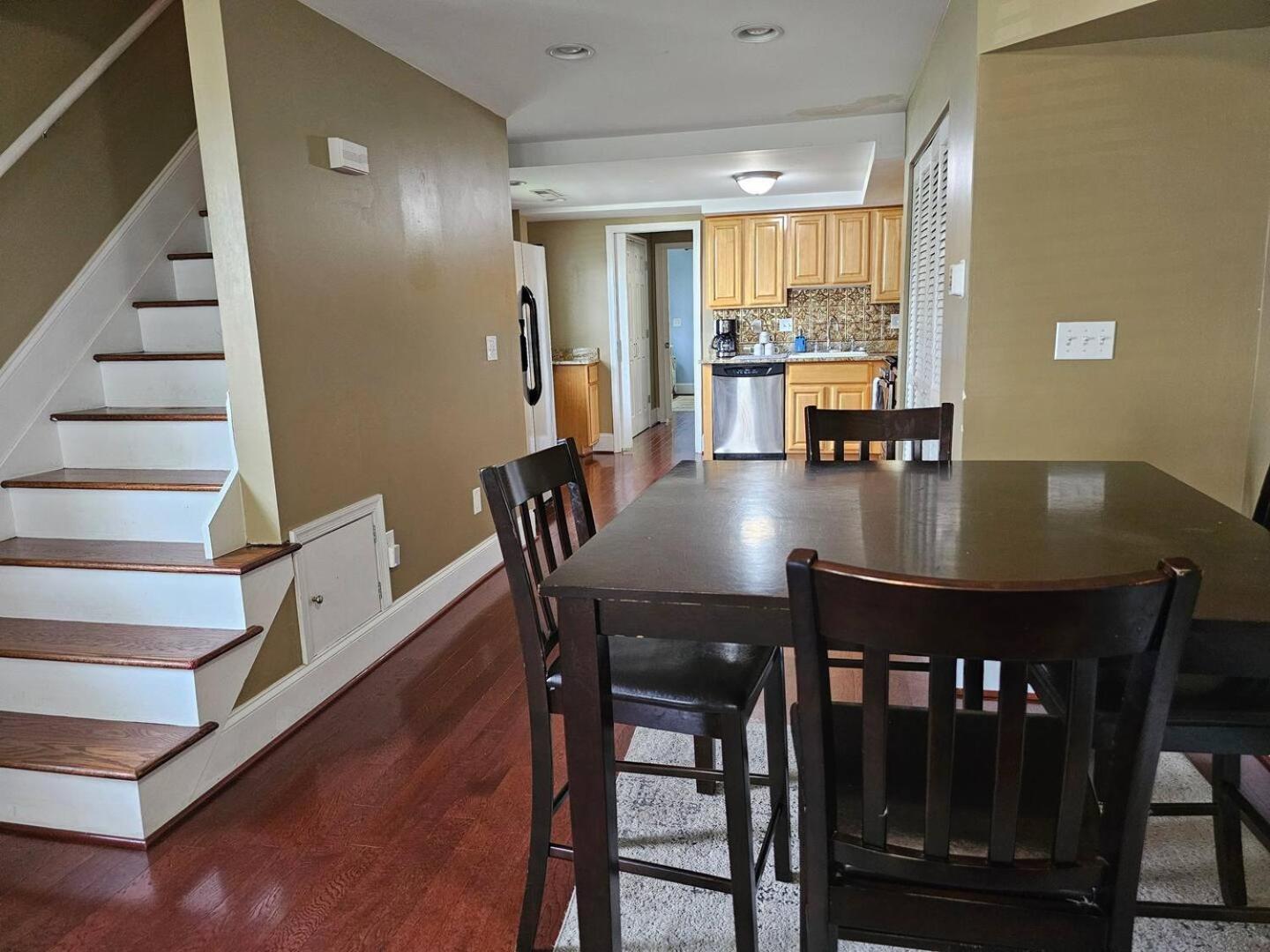 Family Room with Private Bathroom photo 2