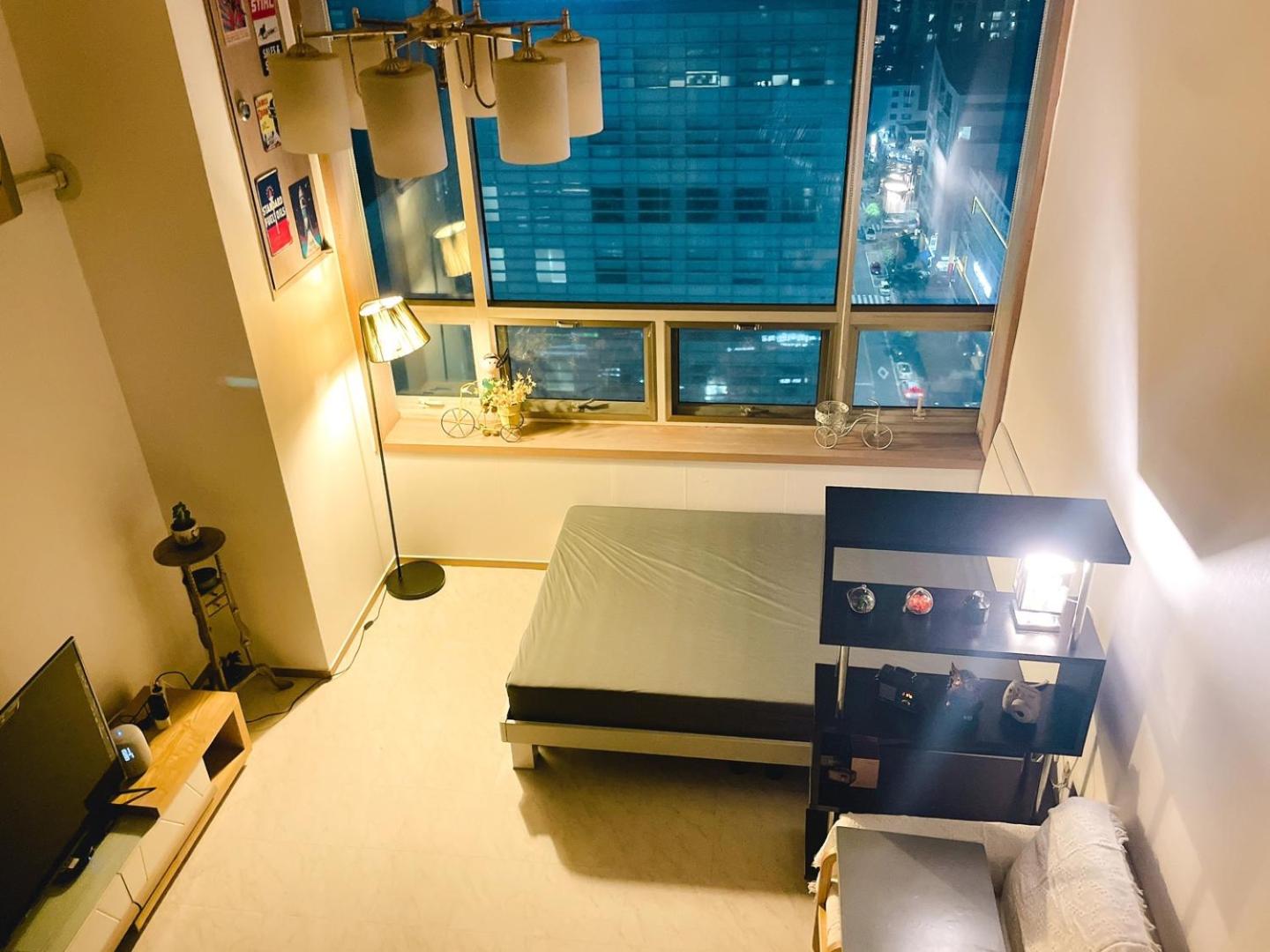 One-Bedroom Apartment photo 3