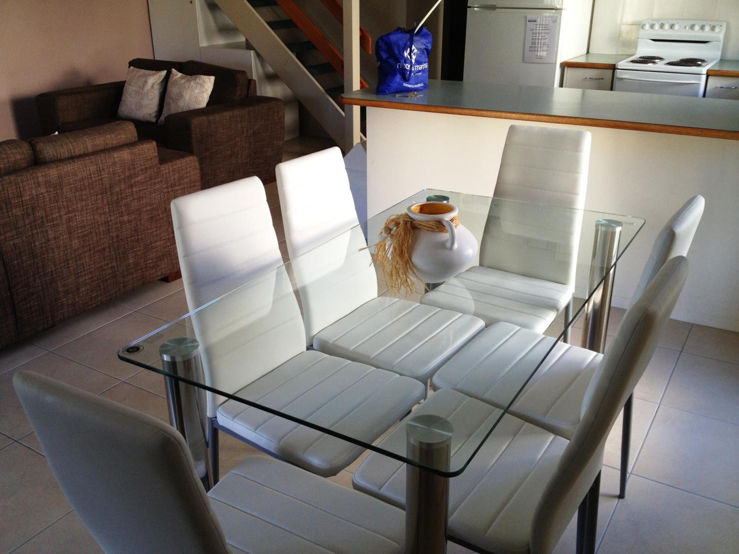 Premium 2-bedroom Apartment with Sunroom and Large Balcony photo 3