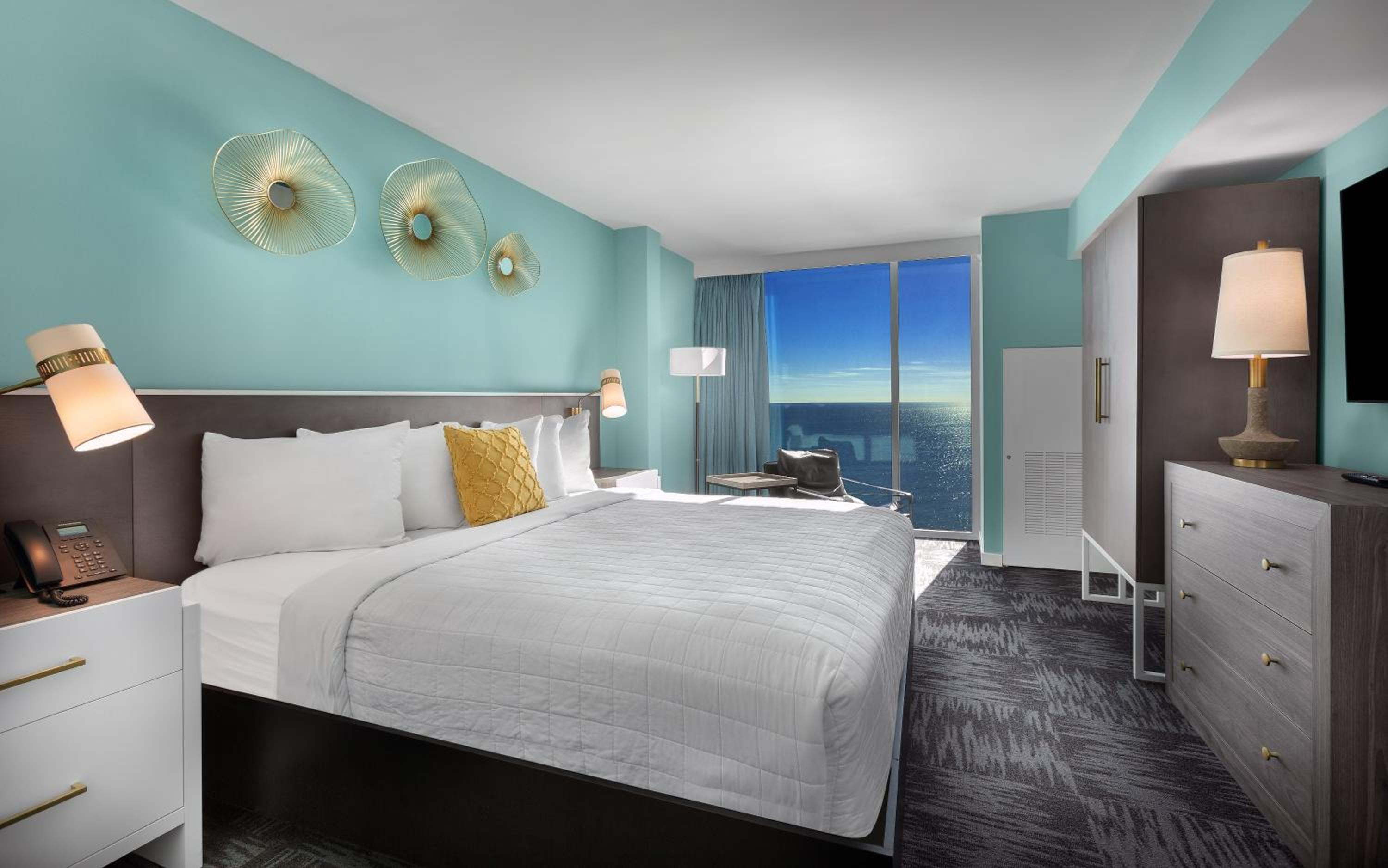 King Suite with Ocean View photo 2