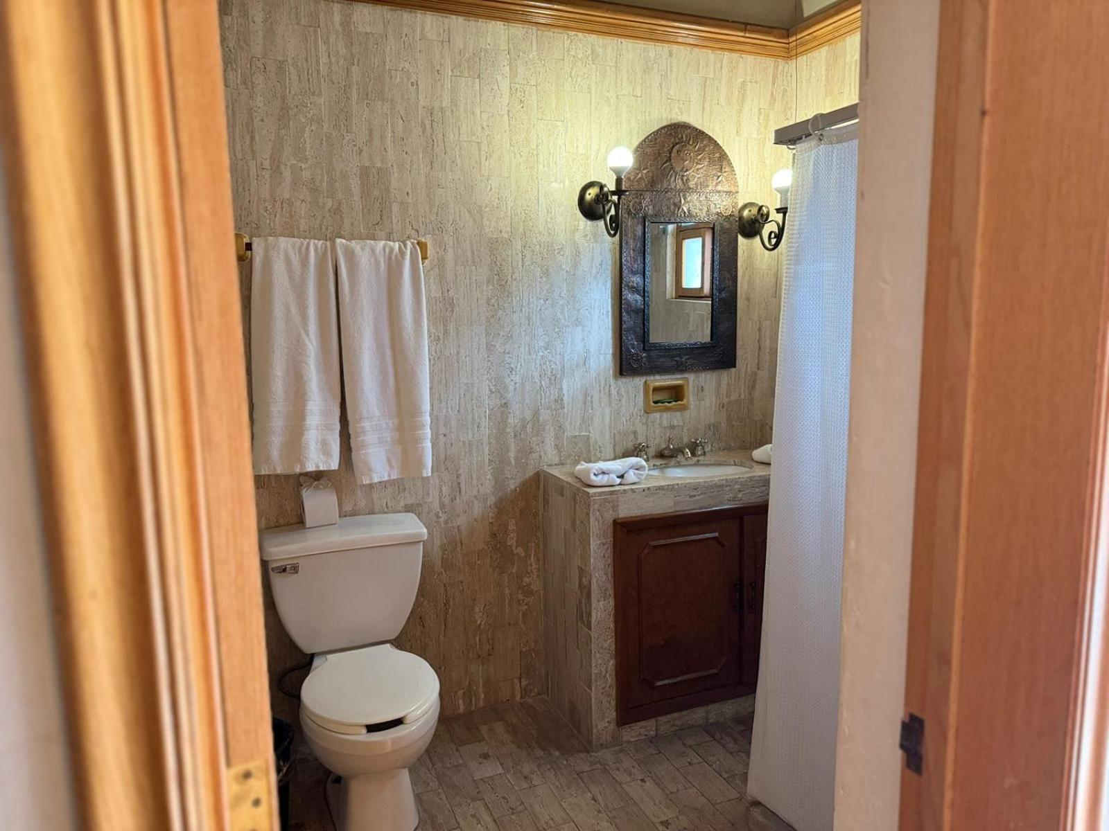 Superior King Suite photo 2