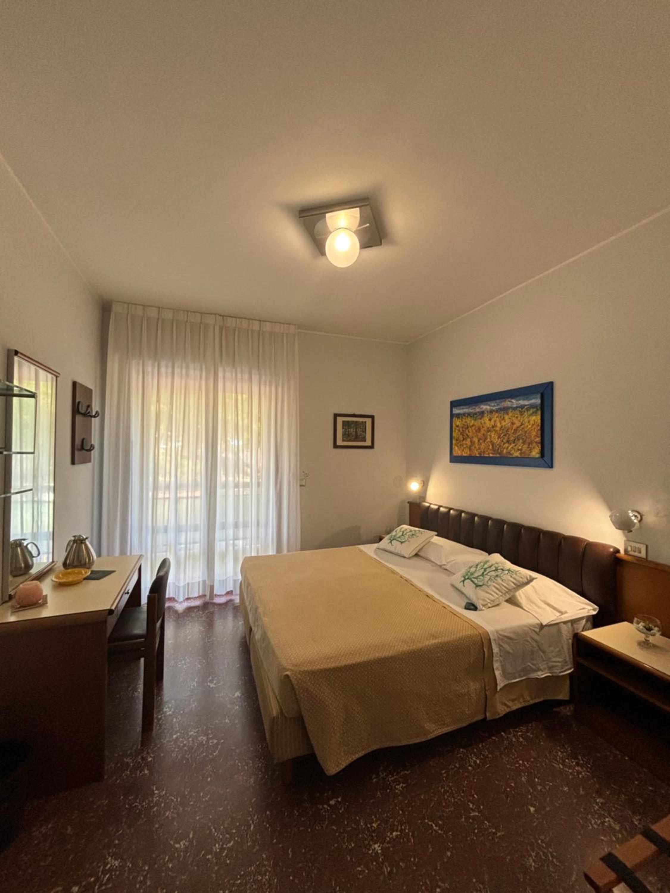  Double or Twin Room with Balcony and Sea View - Photo 1